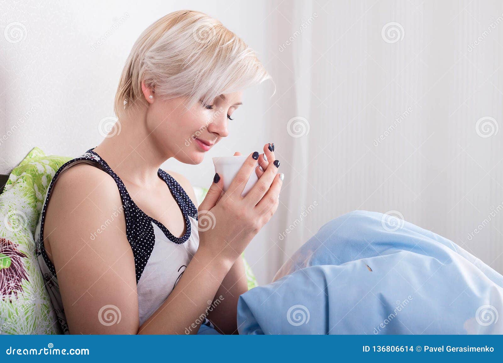 Hot Girl Short Hair