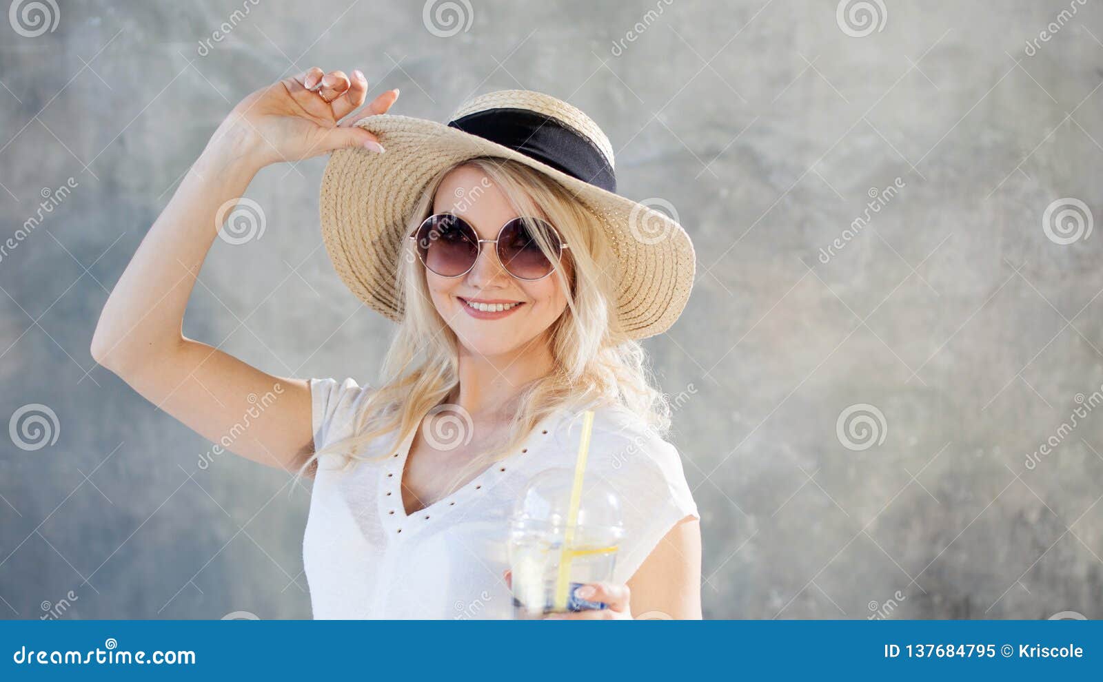 Hawt blonde in straw hat fuck and facial