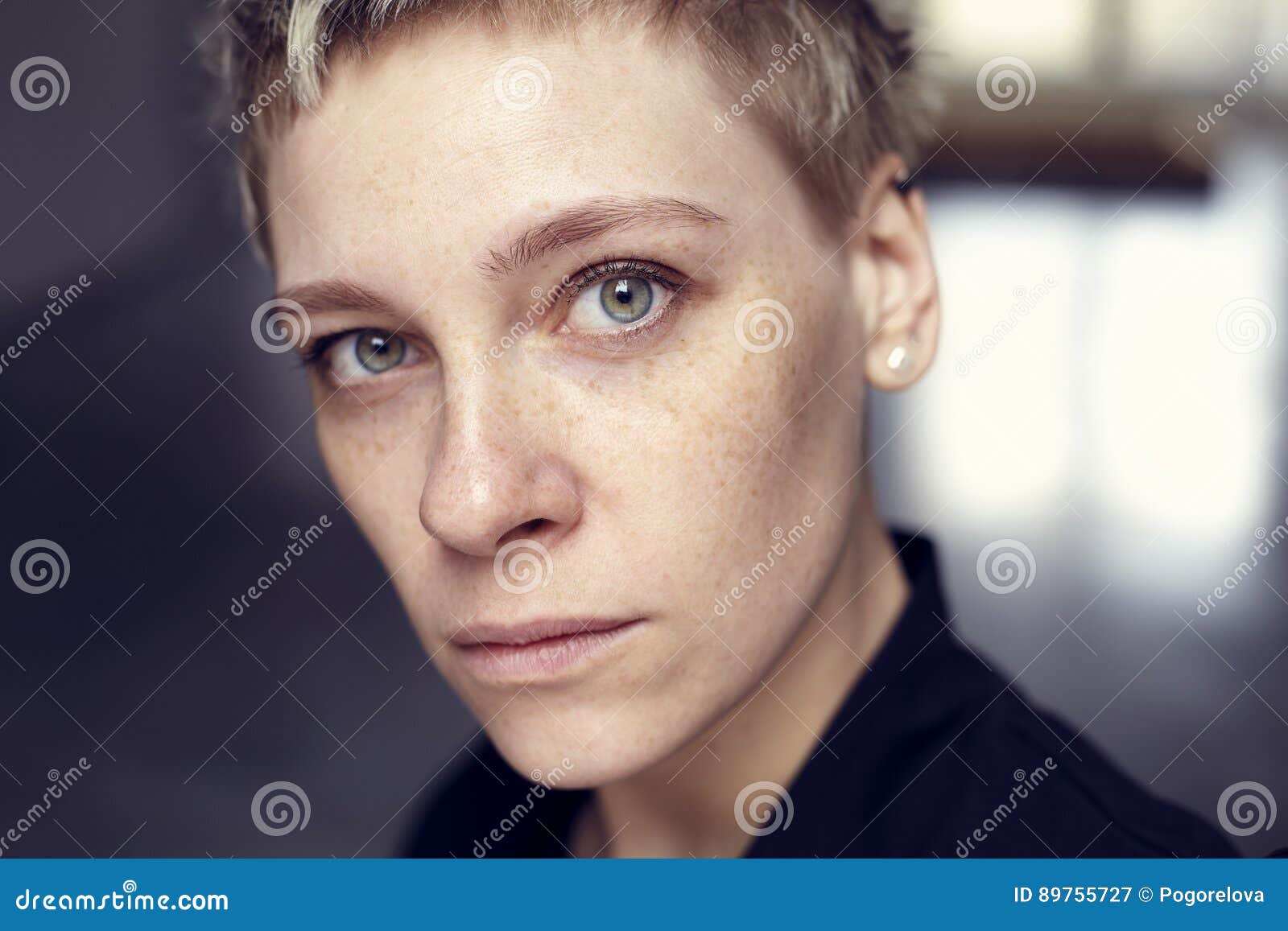 14,800 Woman Short Hair Nature Stock Photos - Free & Royalty-Free Stock  Photos from Dreamstime