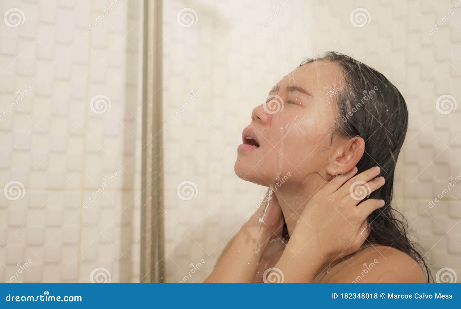 shower in Asian girls the