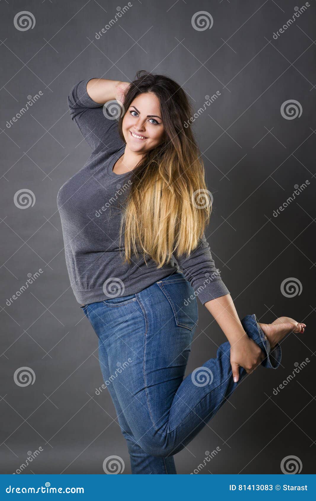 Scheiden voorwoord Lotsbestemming Young Beautiful Plus Size Model in Blue Jeans, Xxl Woman on Gray Background  Stock Image - Image of adiposity, attractive: 81413083