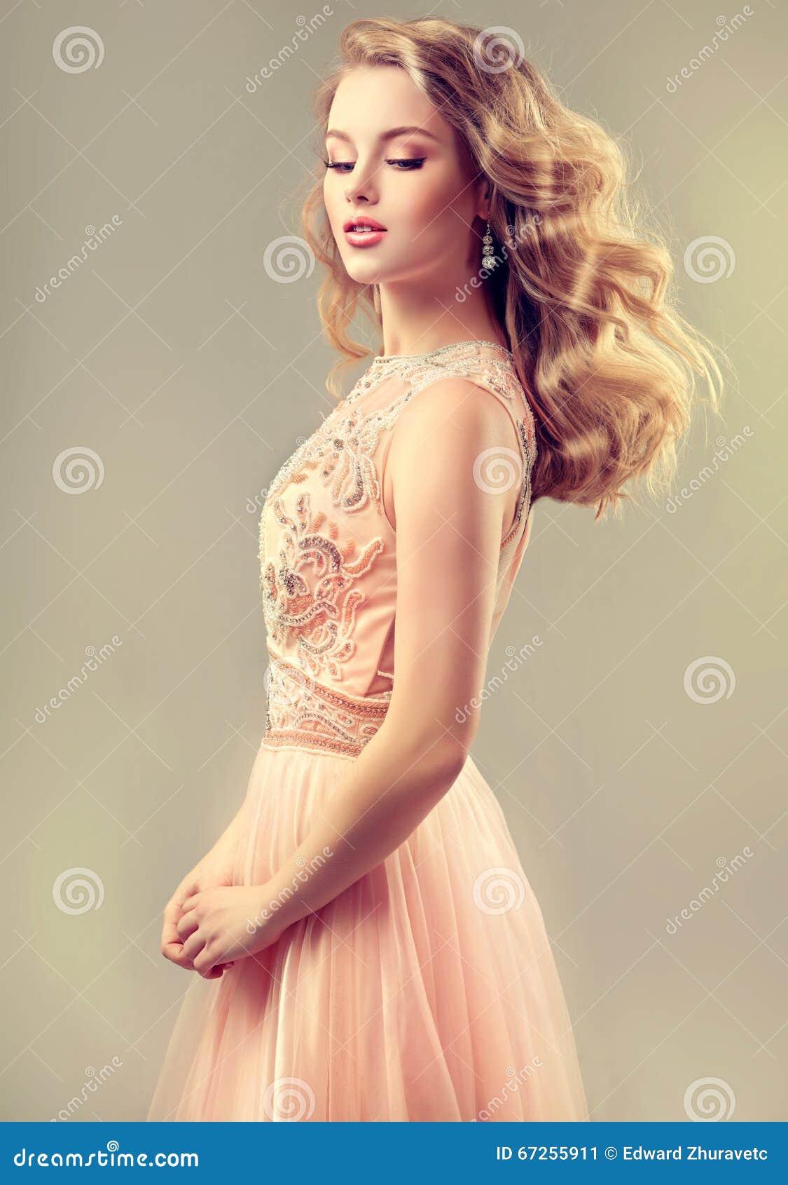 1,377 Hairstyles Make Stock Photos - Free & Royalty-Free Stock Photos from  Dreamstime