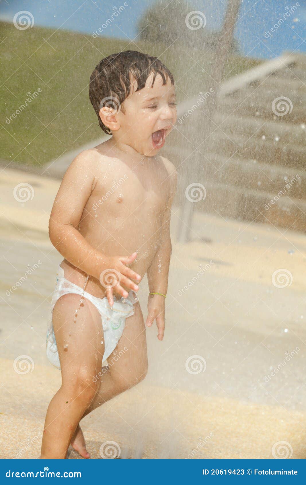 https://thumbs.dreamstime.com/z/young-boy-water-park-20619423.jpg