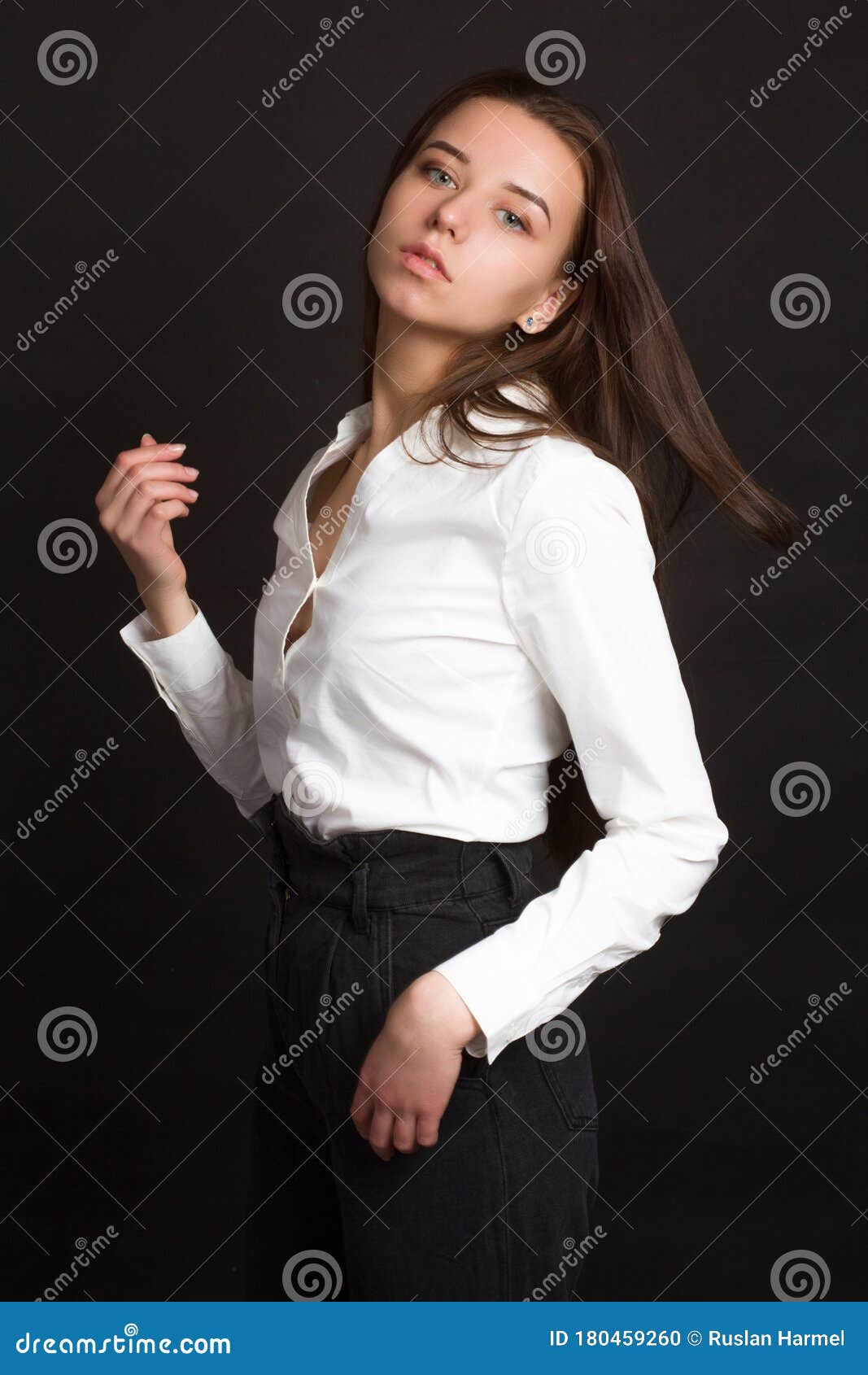 Full Body Portrait Attractive Young Girl Stock Photo 493374904 |  Shutterstock