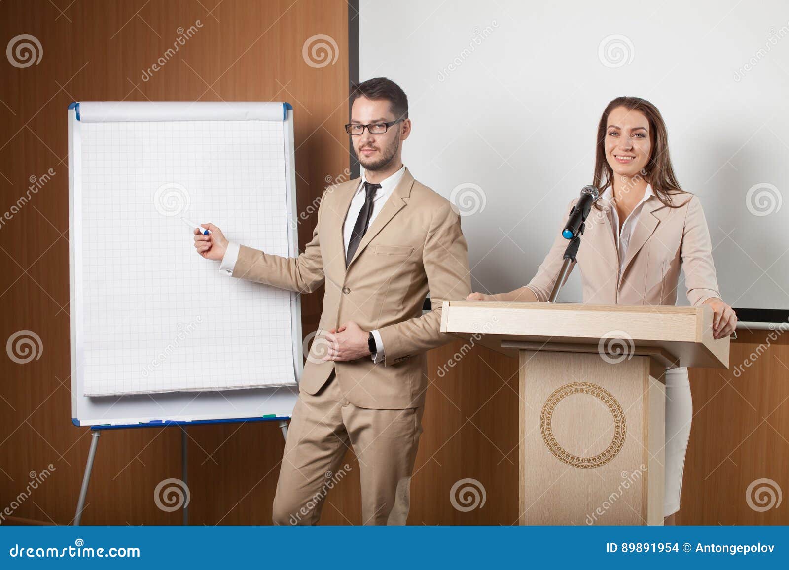 hold a presentation on