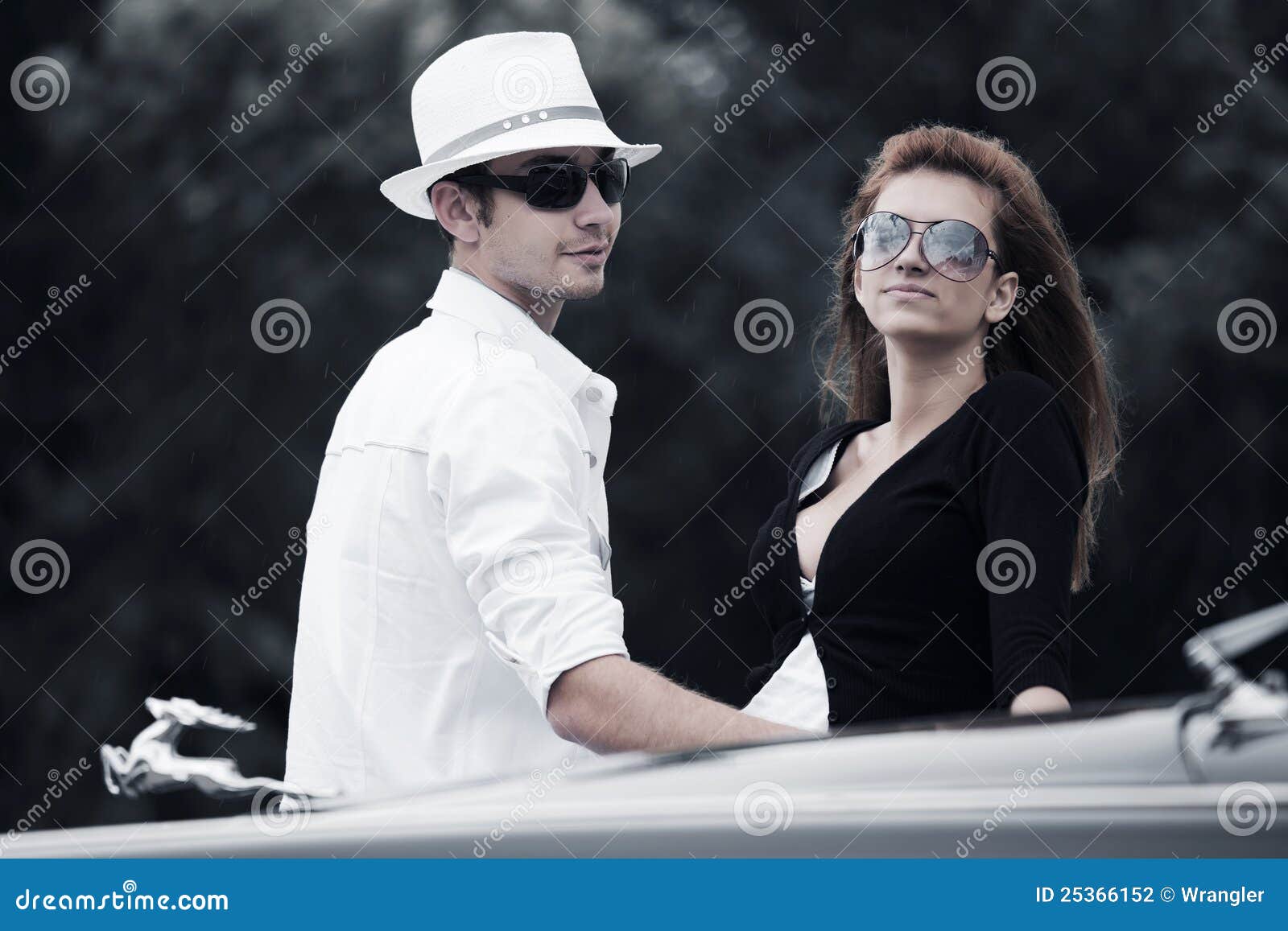 Young Couple with a Classic Car Stock Photo - Image of male, life: 25366152