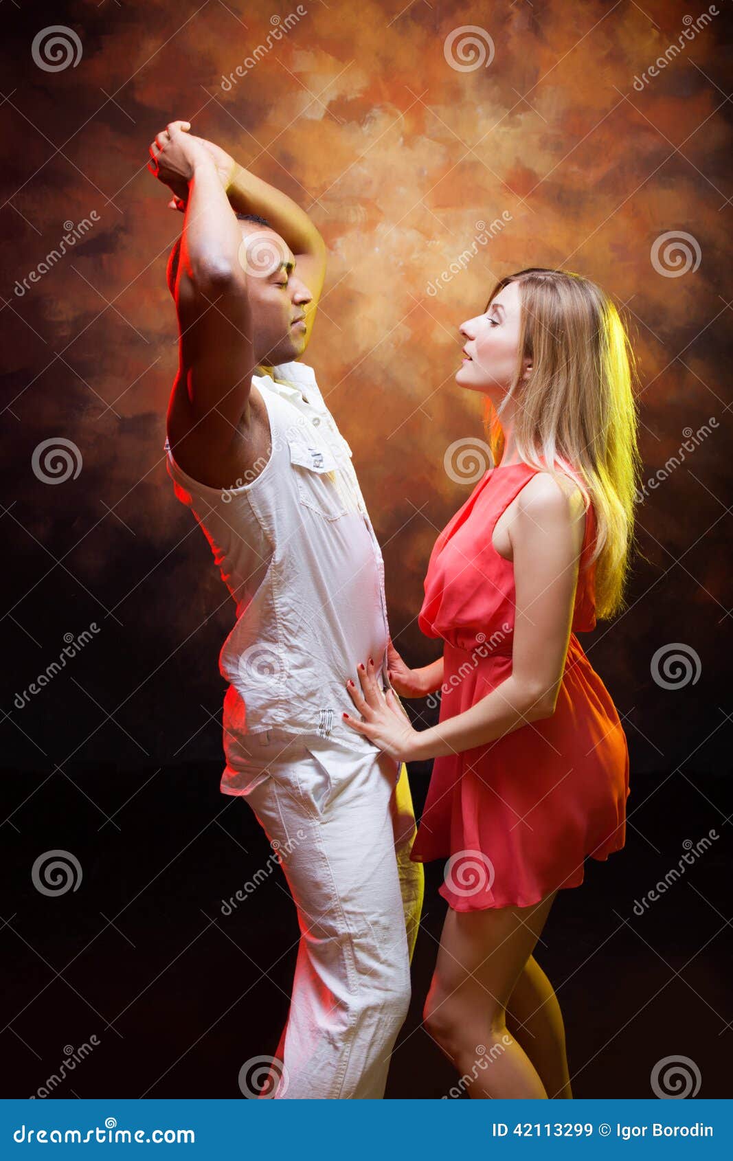 Young Couple Dances Caribbe