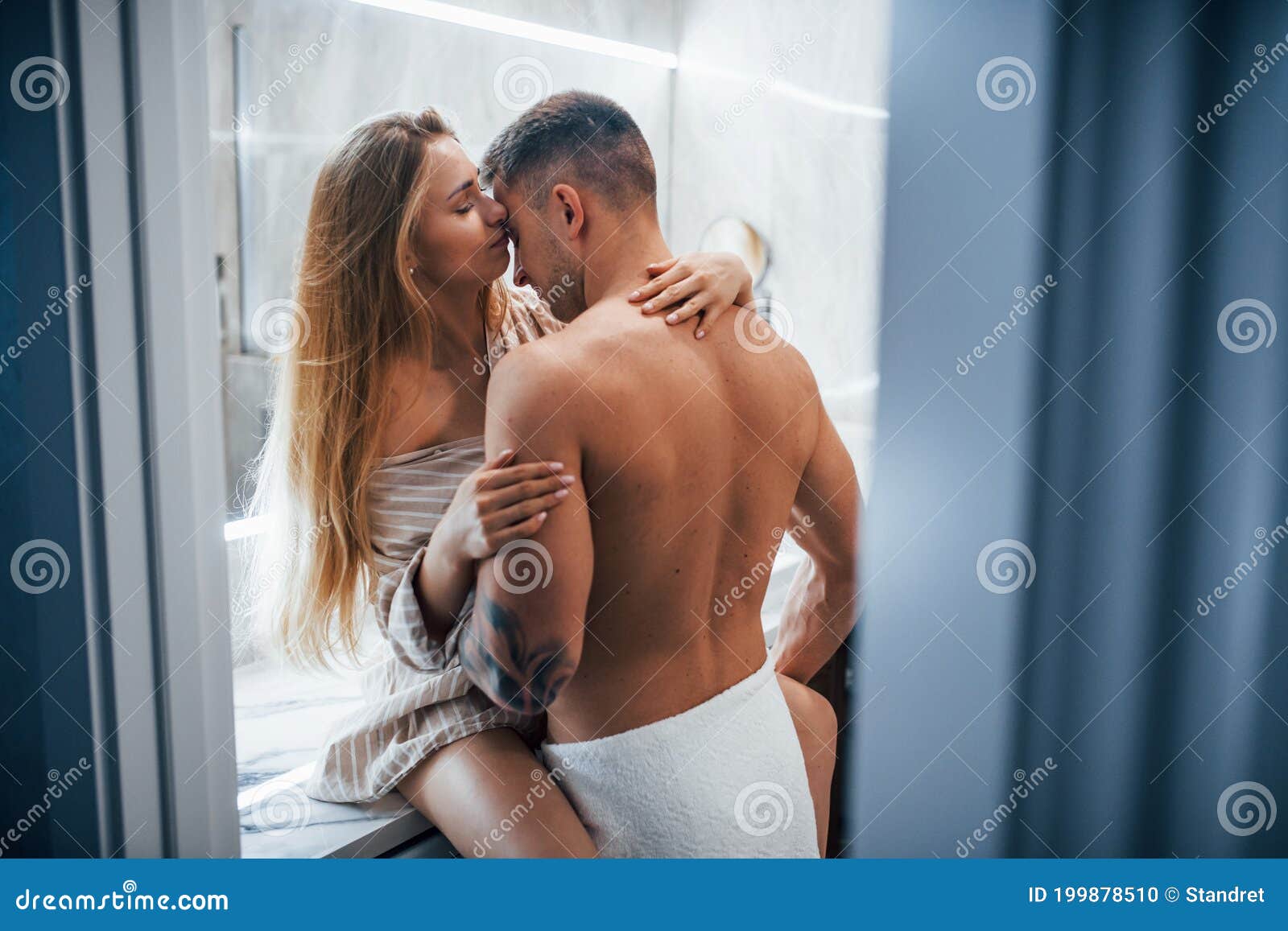 Coolest Romantic Sex in the Bathroom by a Sexy Couple