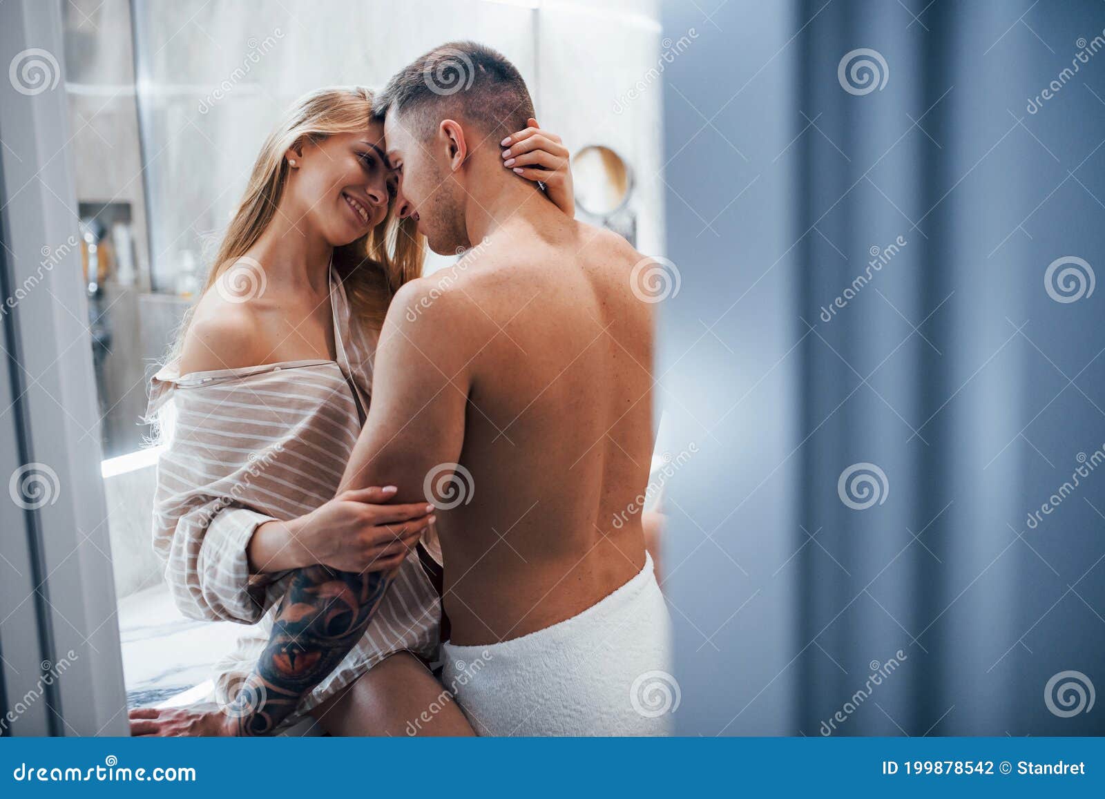 Coolest Romantic Sex in the Bathroom by a Sexy Couple
