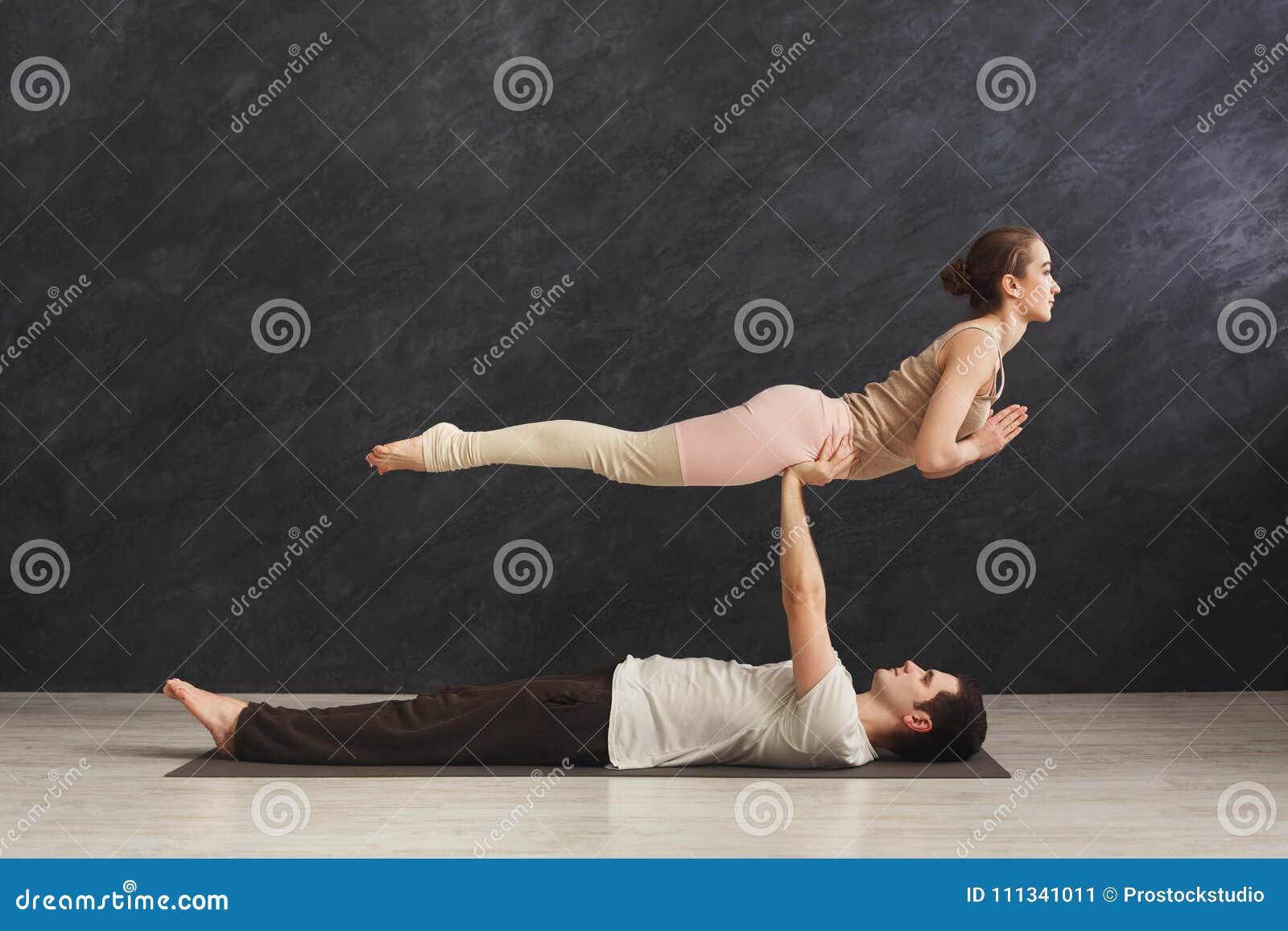 325 Yoga Asana Black Women Men Together Stock Photos - Free