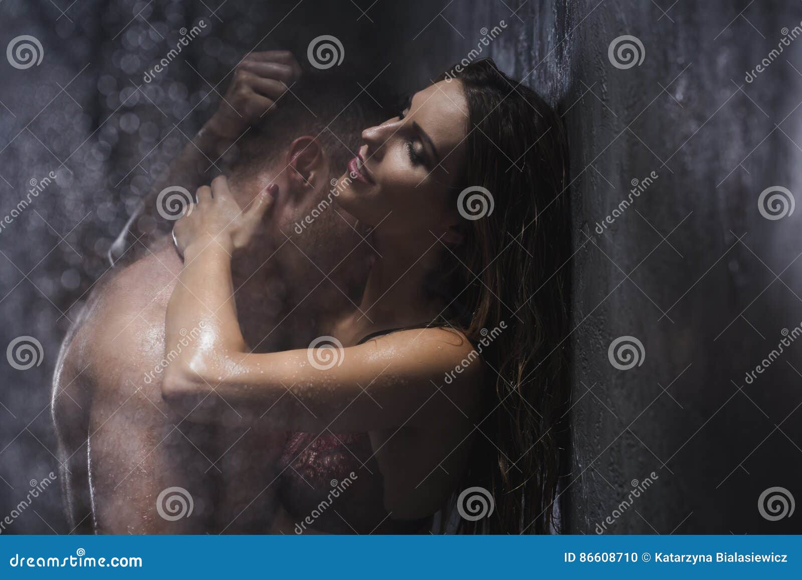 shower selfie couple