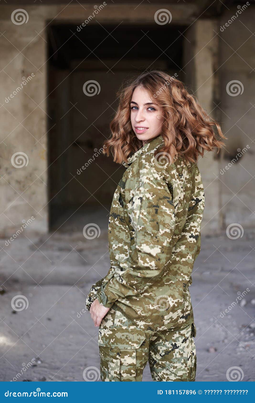 Uniform military women What Is