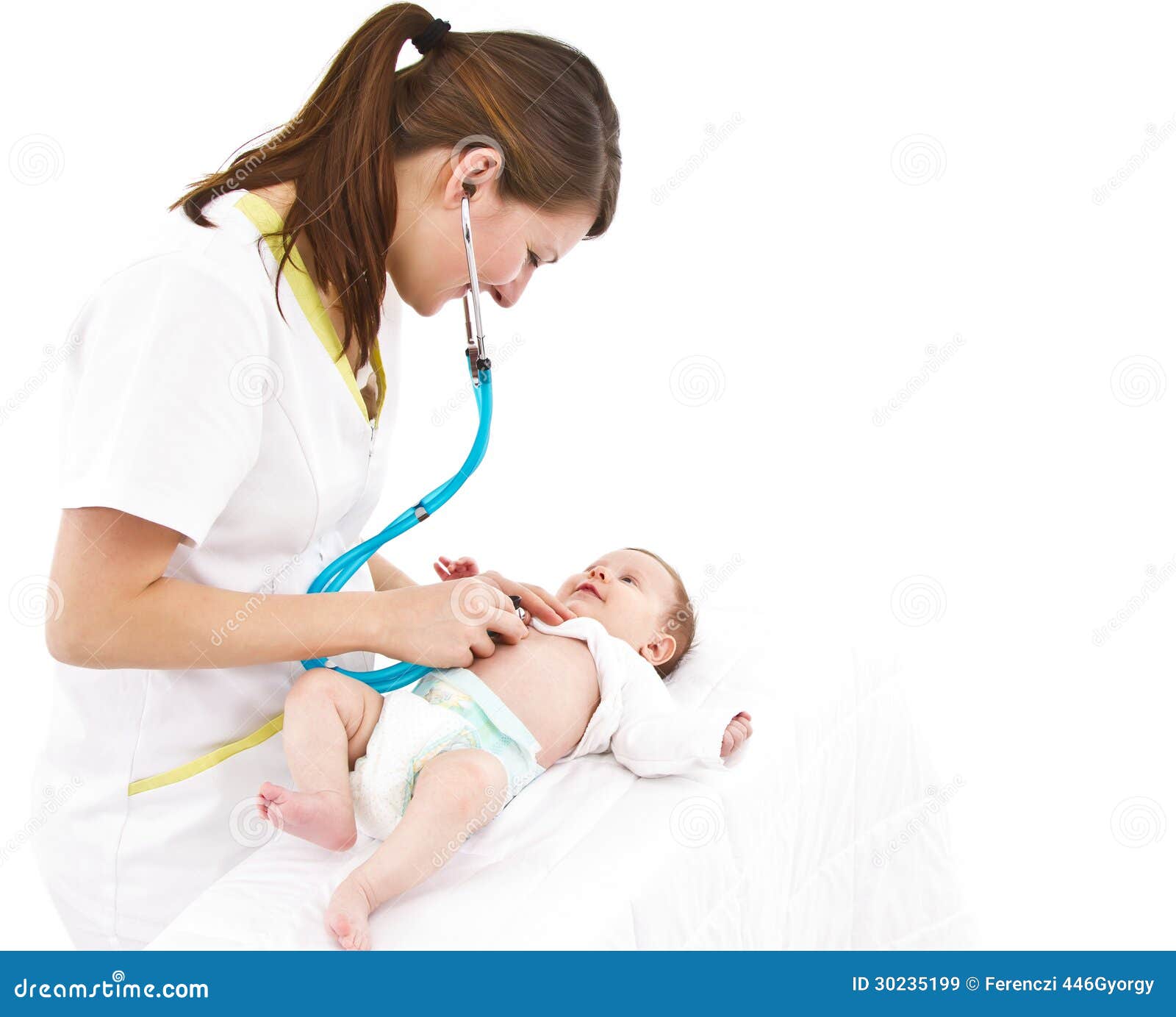 Первые врачи новорожденного. Осмотр новорожденного педиатром. Патронаж медицинской сестры. Патронажная медсестра для новорожденных. Патронаж медсестры к новорожденному.