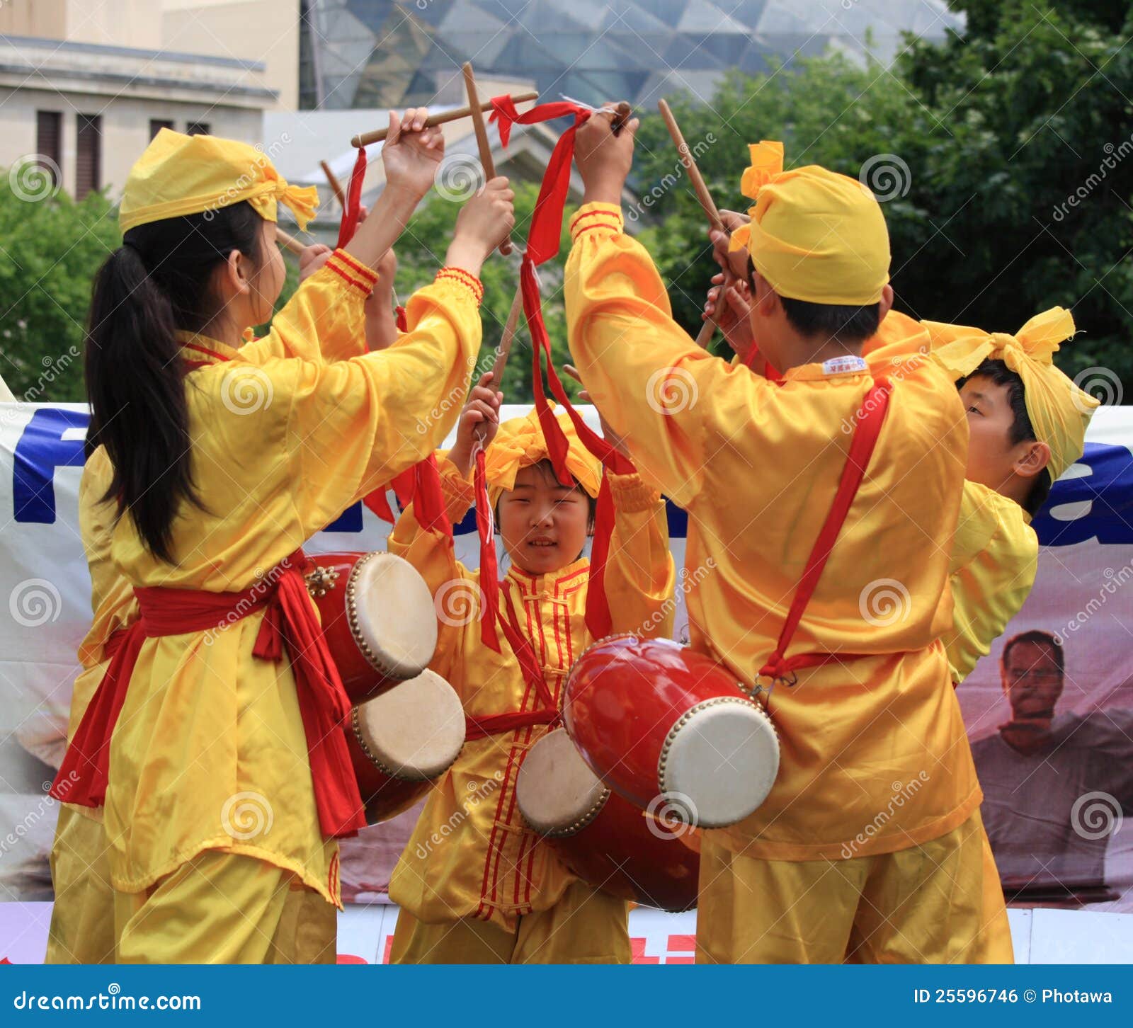 Young Falun Dafa Dance editorial photo. Image of outside - 25596746