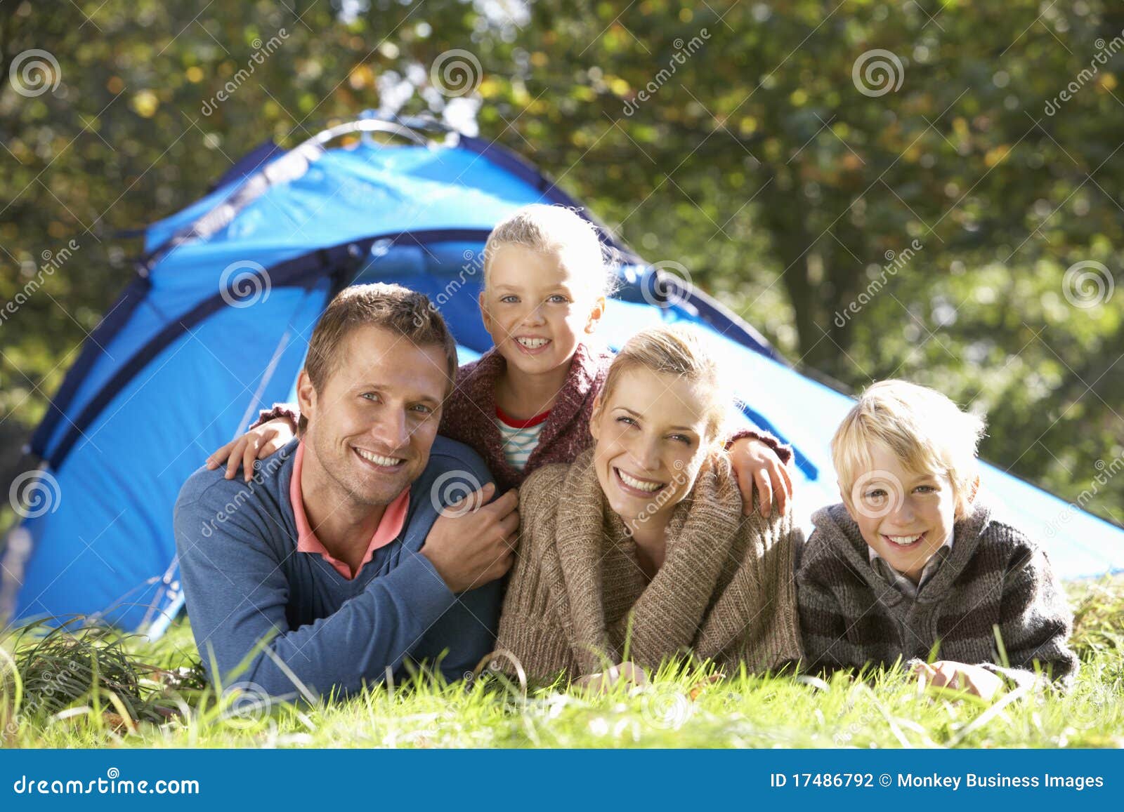 130 Best Outdoor Family photos ideas  family photos outdoor family  photos family photoshoot