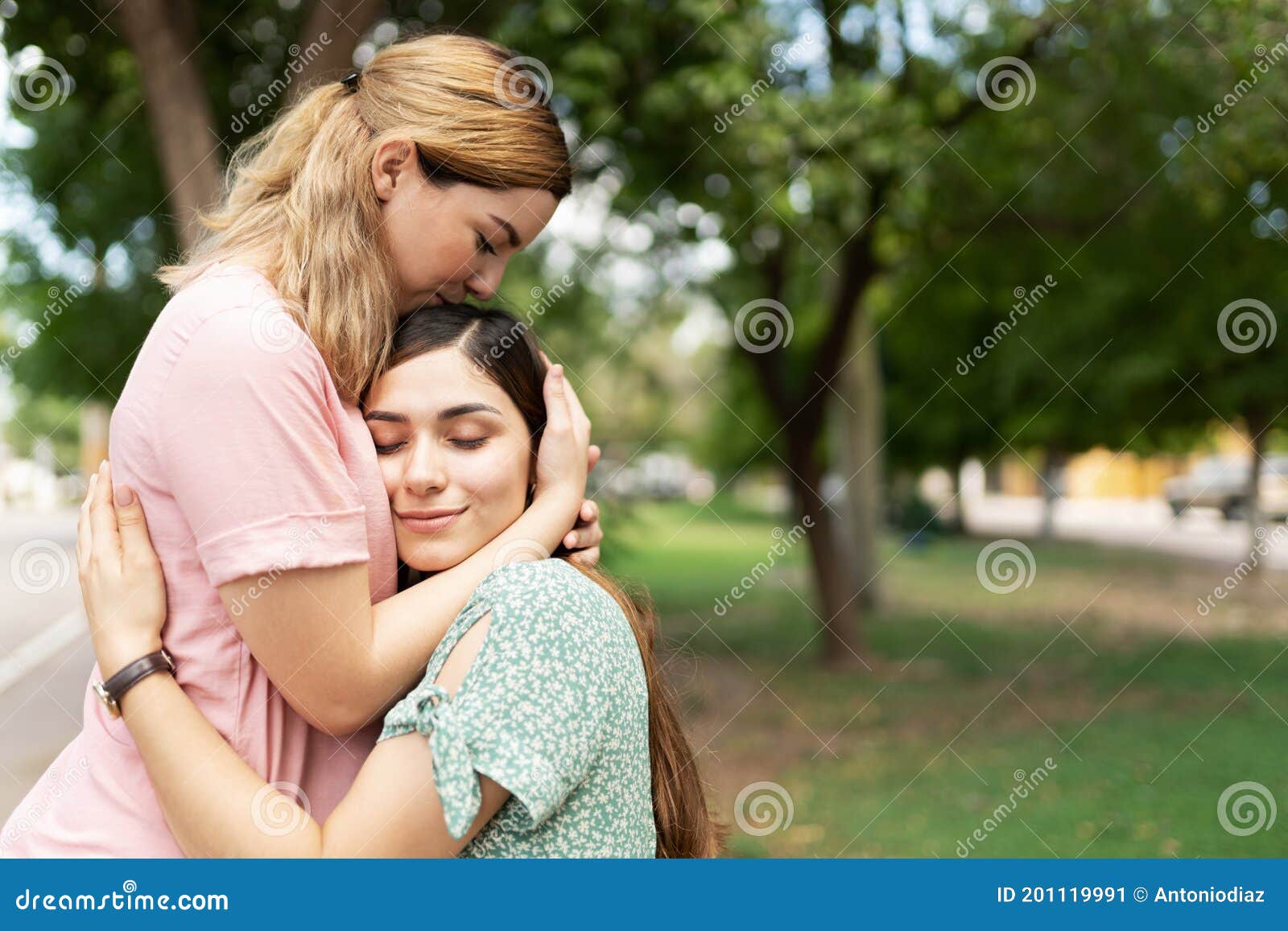 Lesbian Girlfriend Kissing