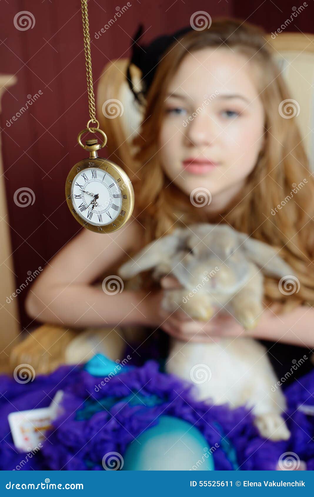 Alices Pocket Watch Stock Illustration - Download Image Now - Clock, Alice  in Wonderland - Fictional Character, Painted Image - iStock