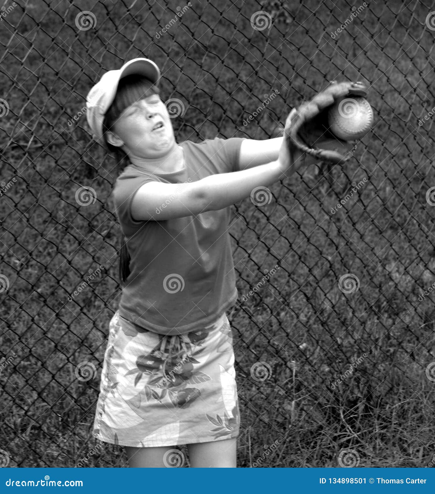 Young Girl Learning To Catch a Ball Editorial Photo - Image of play, yoing:  134898501