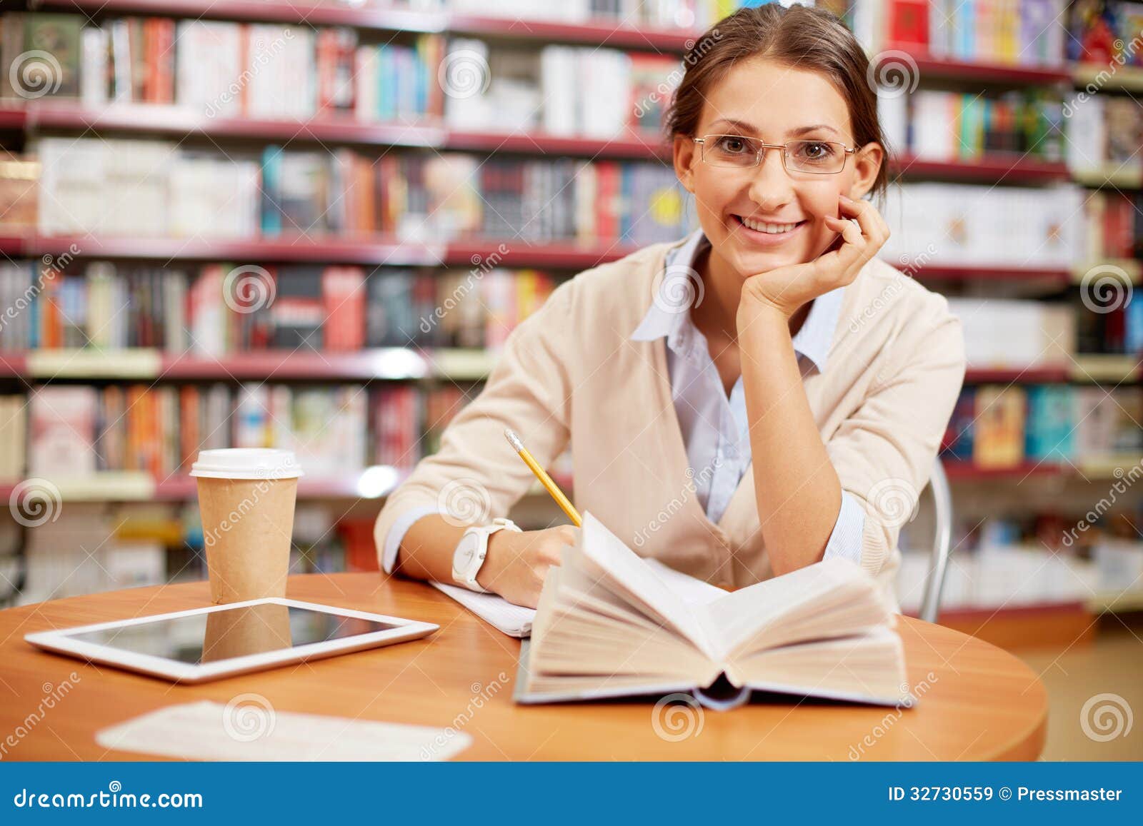 Young Girl In Library Royalty Free Stock Images - Image: 32730559
