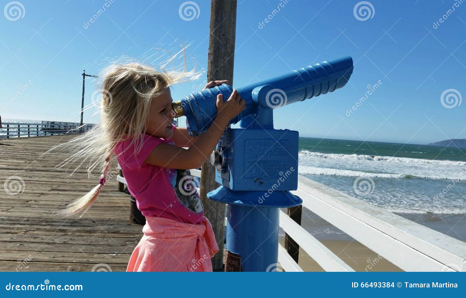 Beach spy voyeur