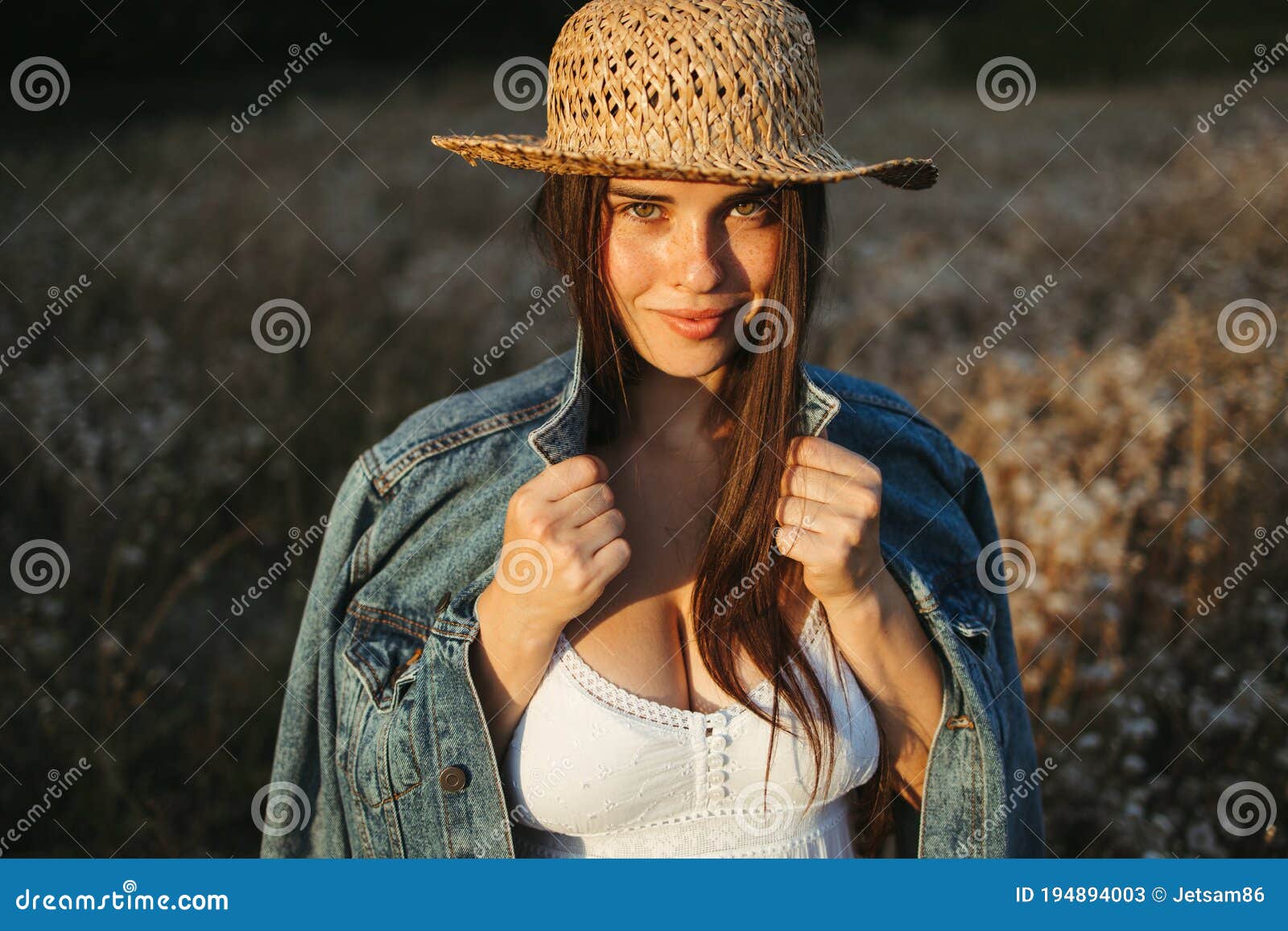 Young Girl in Trendy Summer Dress and Straw Hat Stock Image - Image of  attractive, nature: 194894003