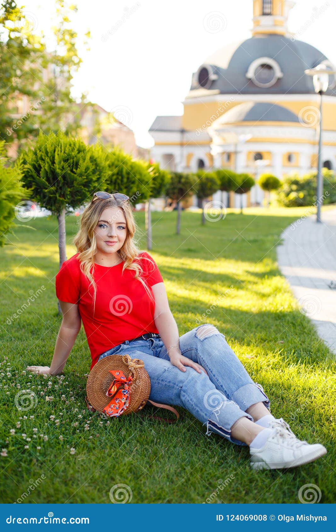 red t shirt style