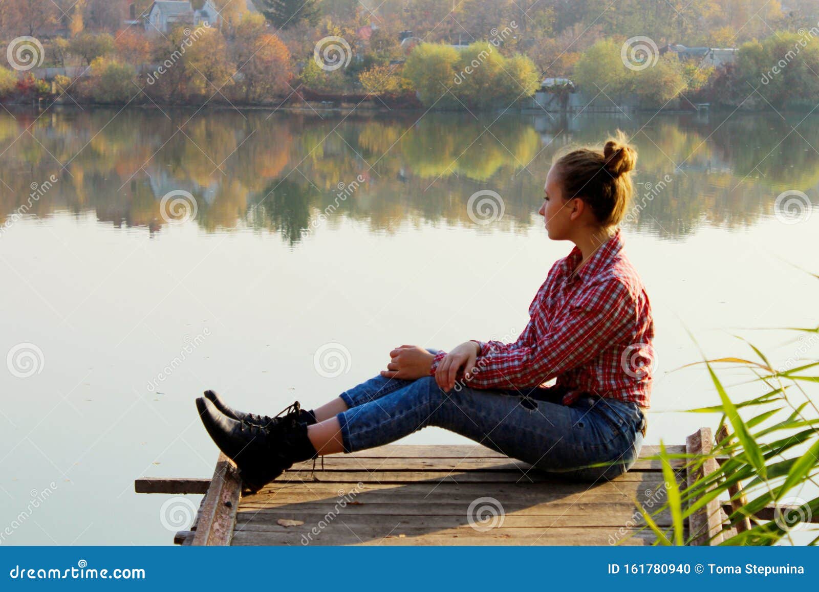 94,100 Young Girl Blue Jeans Stock Photos - Free & Royalty-Free Stock  Photos from Dreamstime