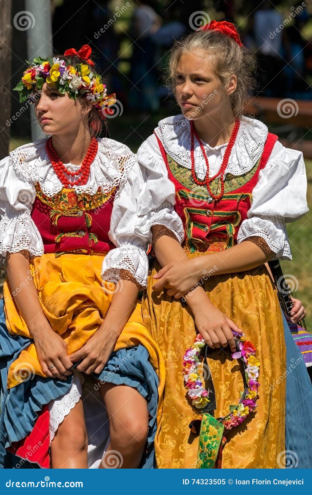 Young Girls from Poland in Traditional Costume 8 Editorial Image ...