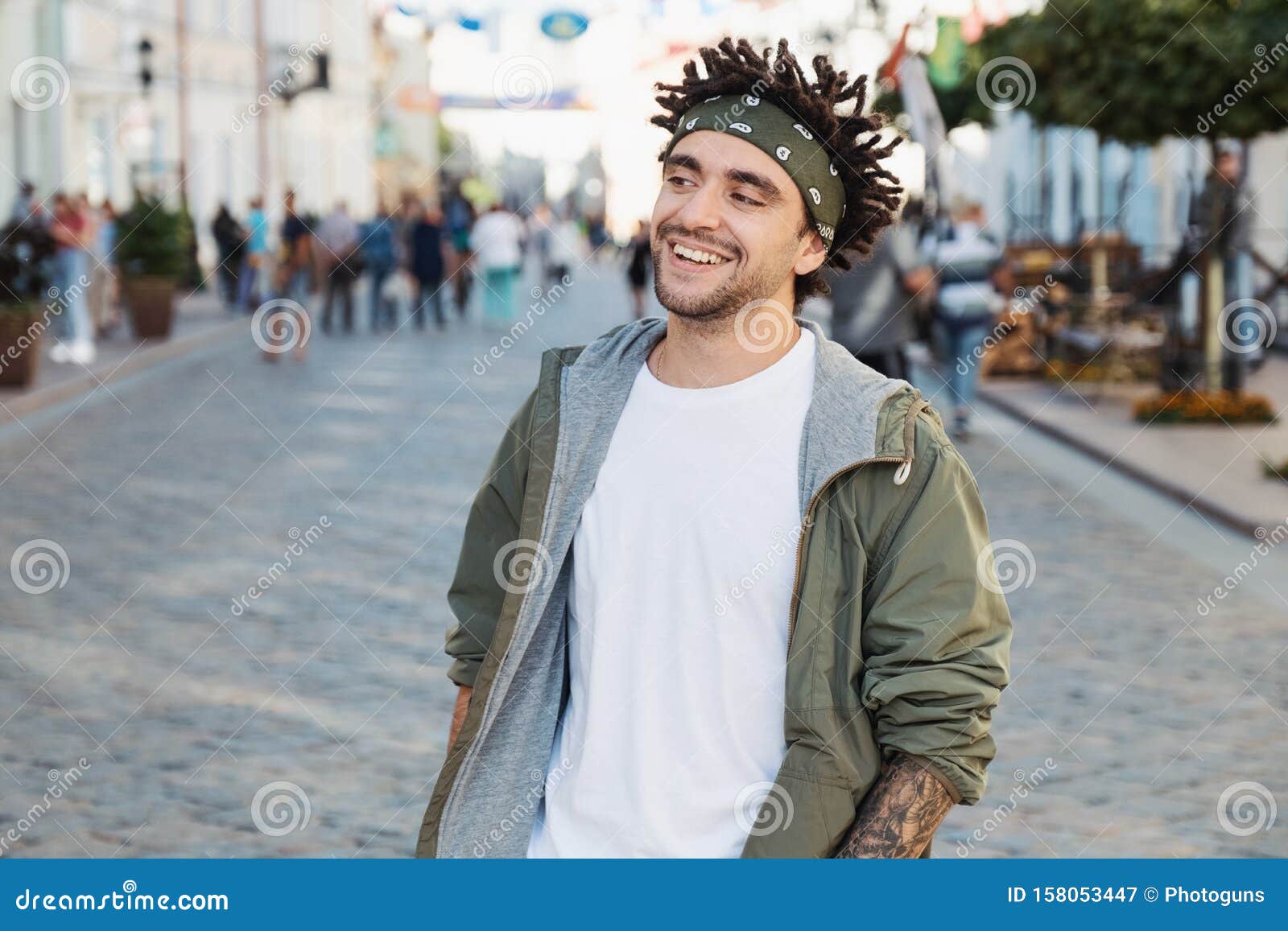 1,502 Attractive Man Bandana Stock Photos - Free & Royalty-Free Stock  Photos from Dreamstime