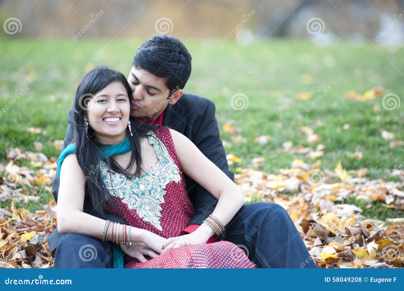 Pin by Mila Mila on INDIA | Indian wedding couple, Wedding couple poses,  Indian wedding photography poses