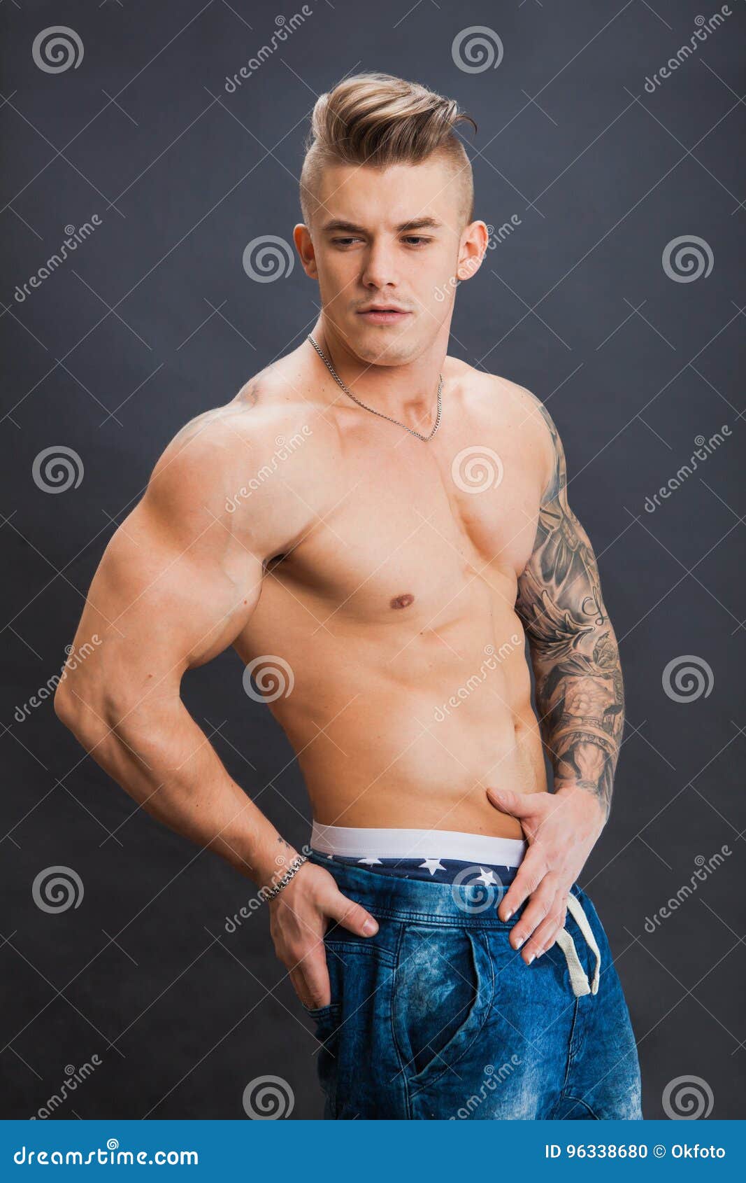 Model Natural Muscular Man