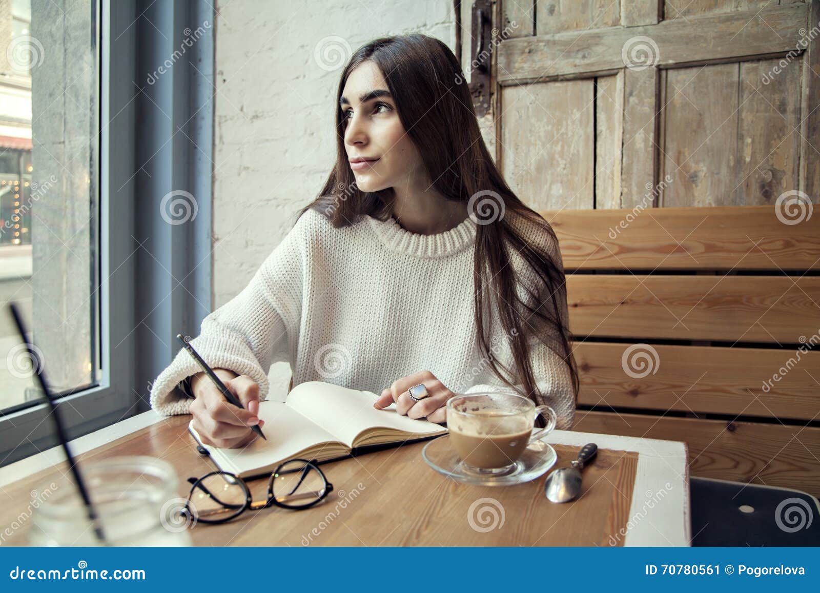 https://thumbs.dreamstime.com/z/young-hipster-girl-work-cafe-note-pad-cafe-near-window-lunch-time-coffee-70780561.jpg