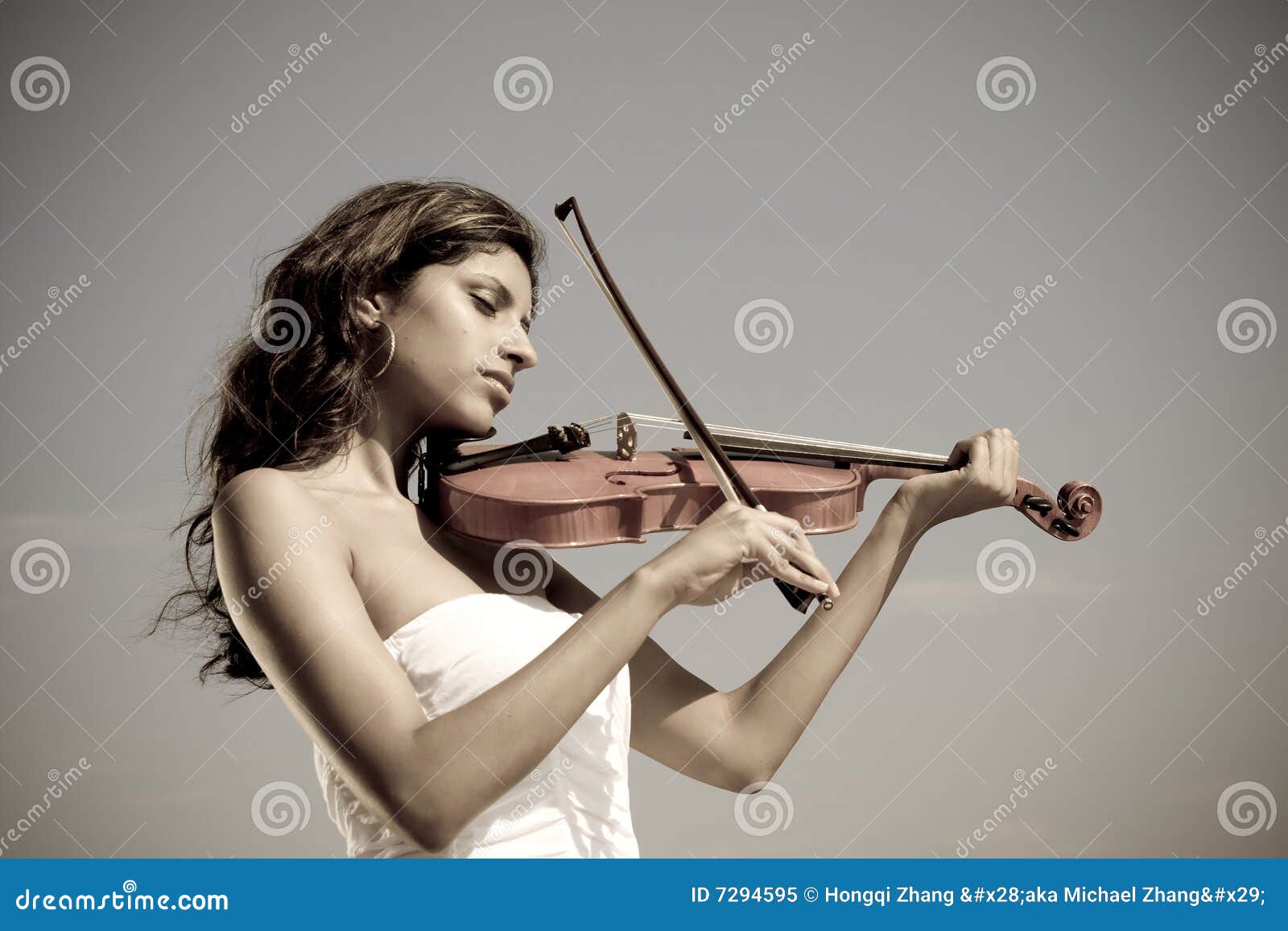 Young indian violin player stock image. Image of enjoy 7294595