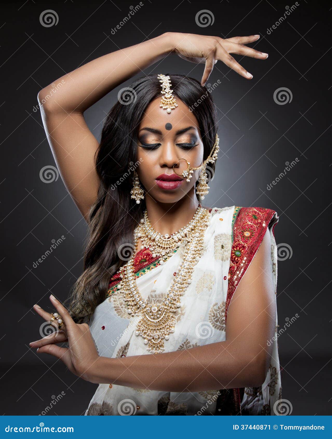 244,846 Beautiful Indian Clothes Royalty-Free Images, Stock Photos &  Pictures | Shutterstock