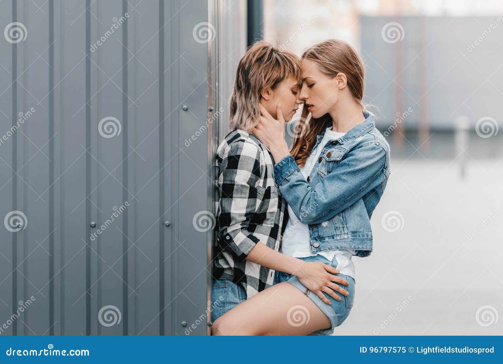 Lesbians Young