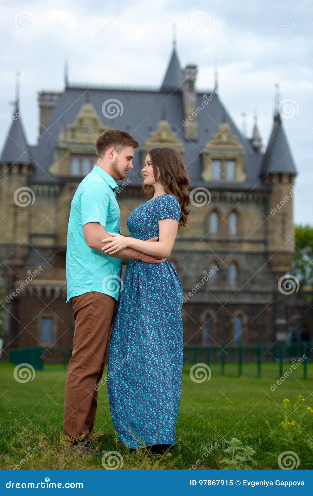 https://thumbs.dreamstime.com/z/young-loving-couple-man-woman-walking-near-castle-honeymoon-young-loving-couple-men-women-walking-near-97867915.jpg