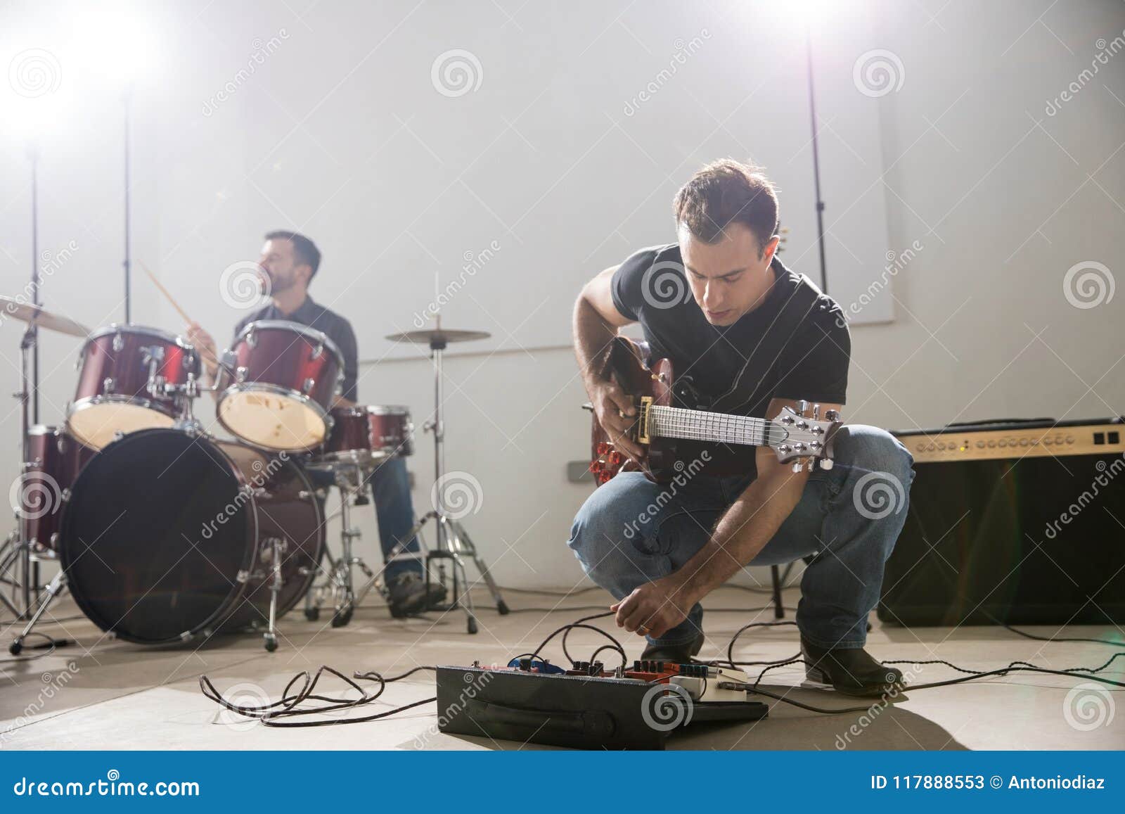Guitarist Setting Up Guitar Audio Stock Image Image of concert, instrument 117888553