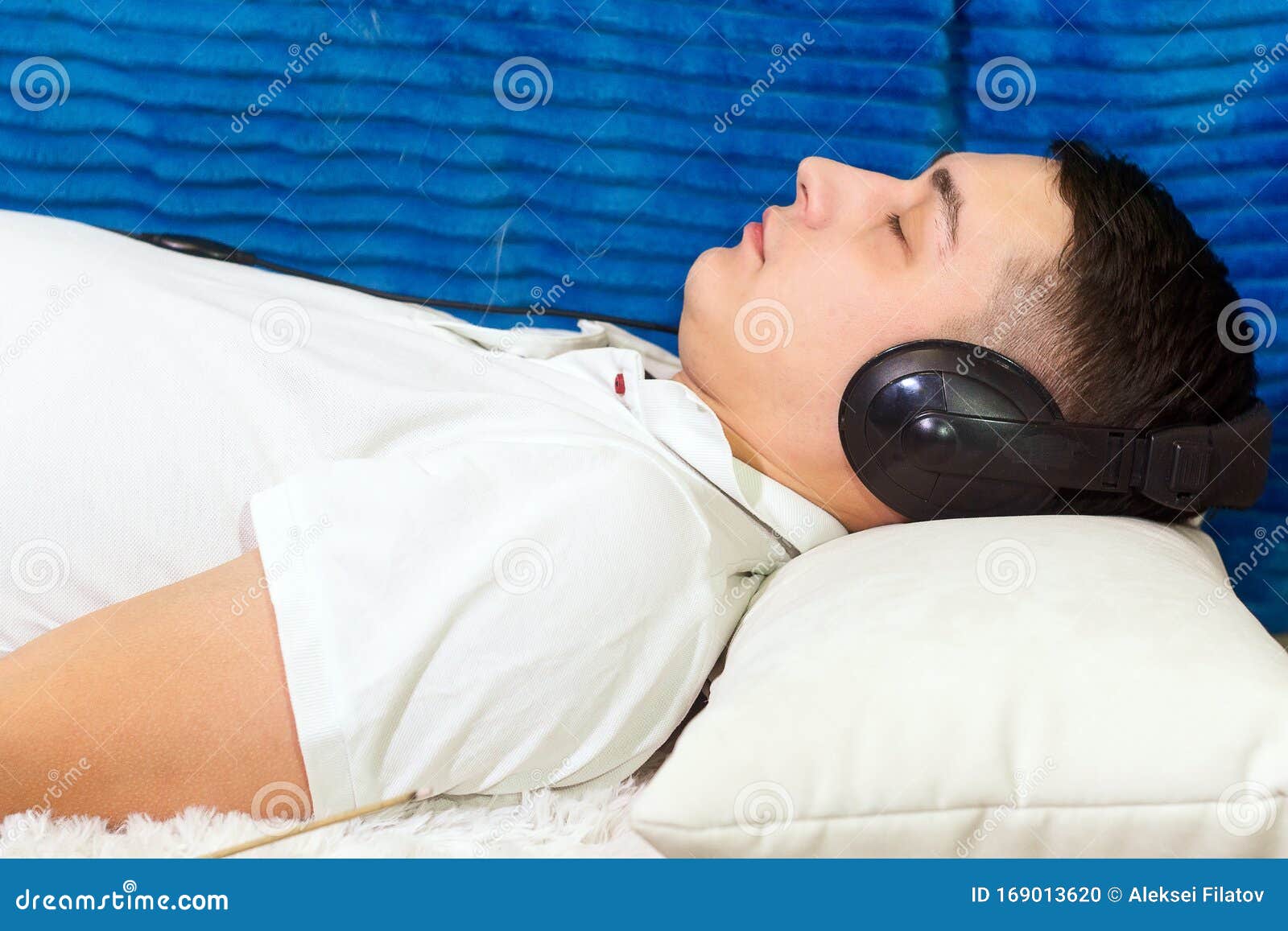 Peaceful Music For Sleep Free Download