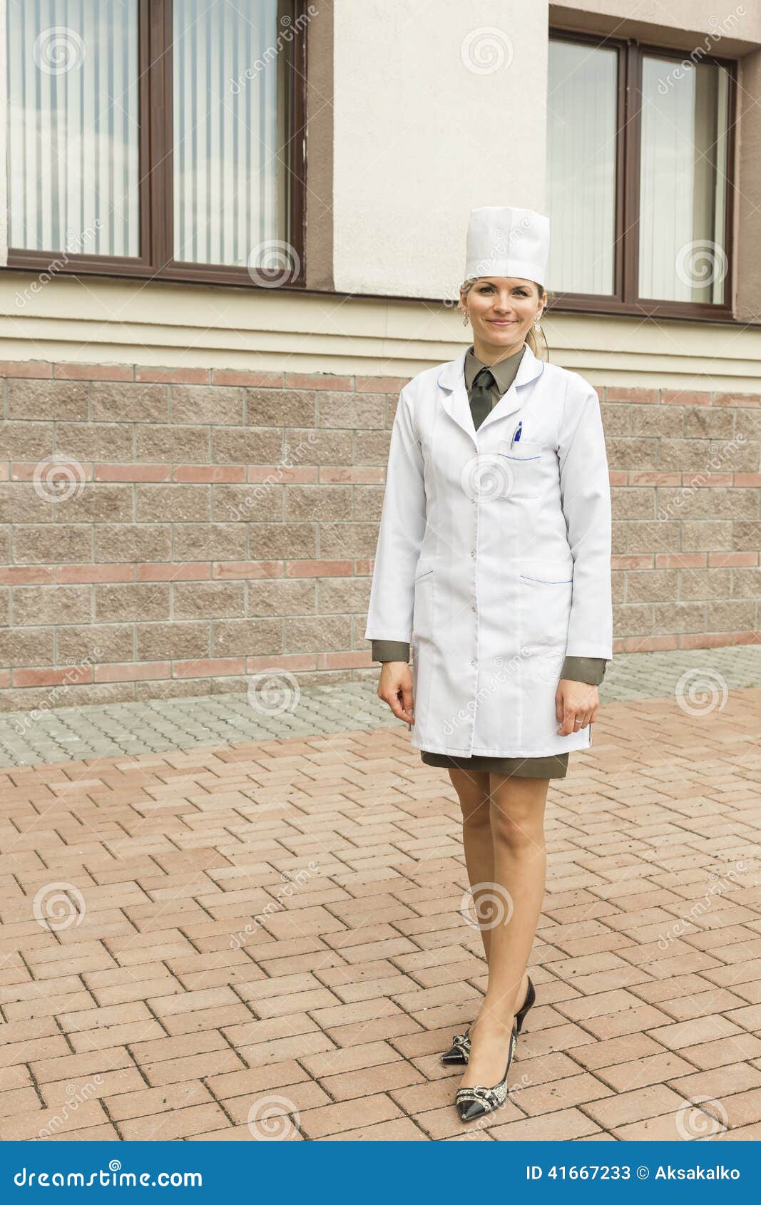 Медсестра в военкомате