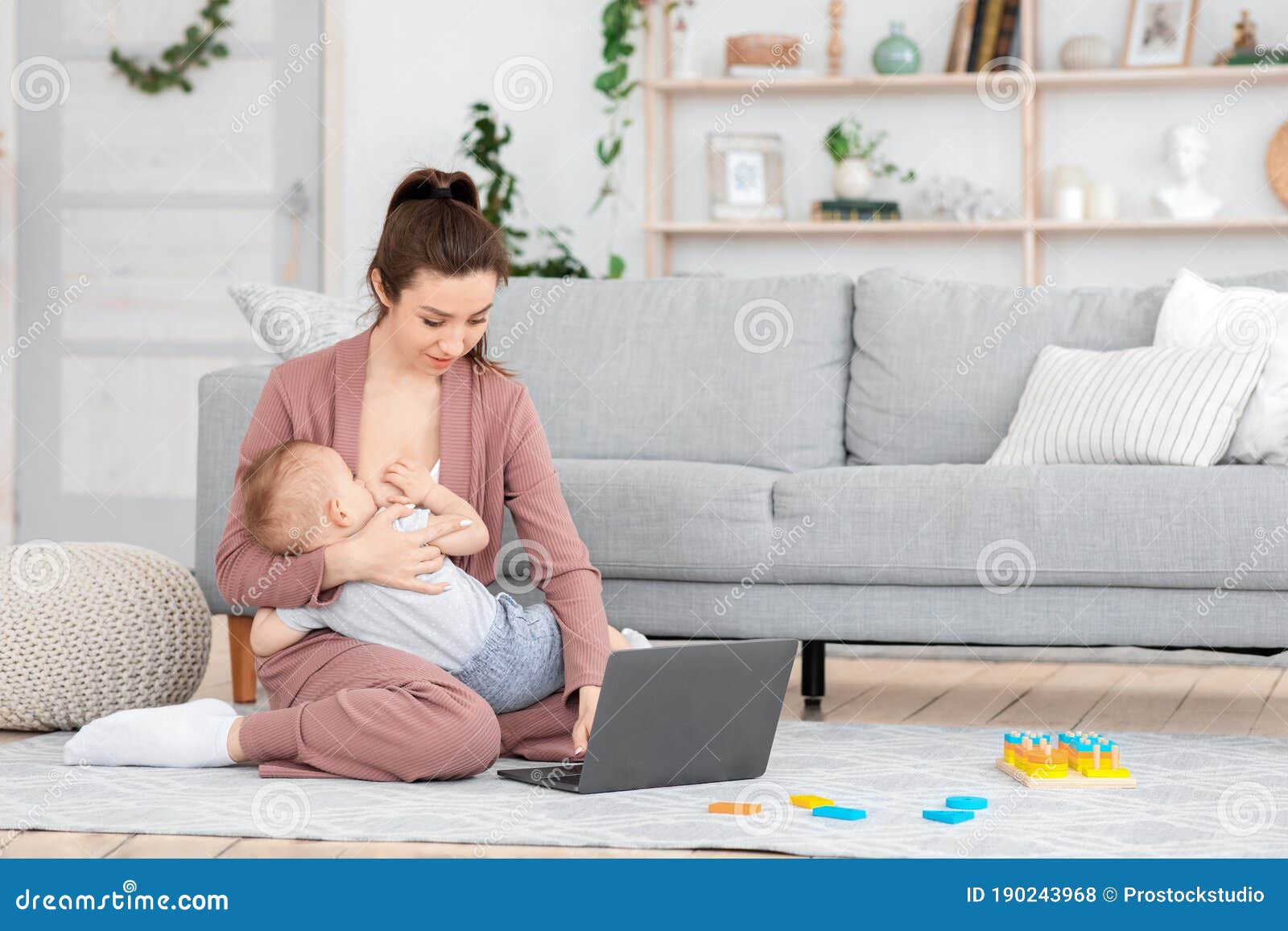 Pump Breastmilk and Work on Office Computer Stock Image - Image of  breastfeeding, keyboard: 118161019