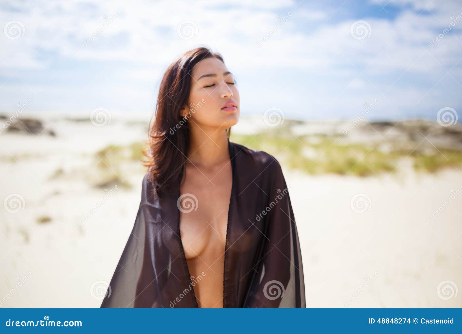 girl nude in the desert pics