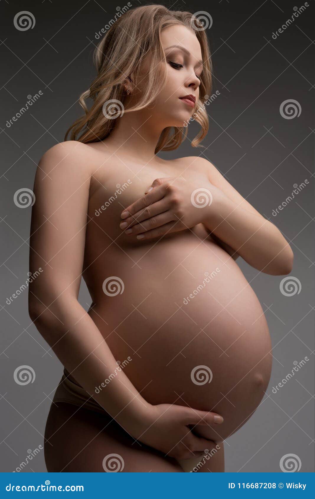 Pregnant nude babes