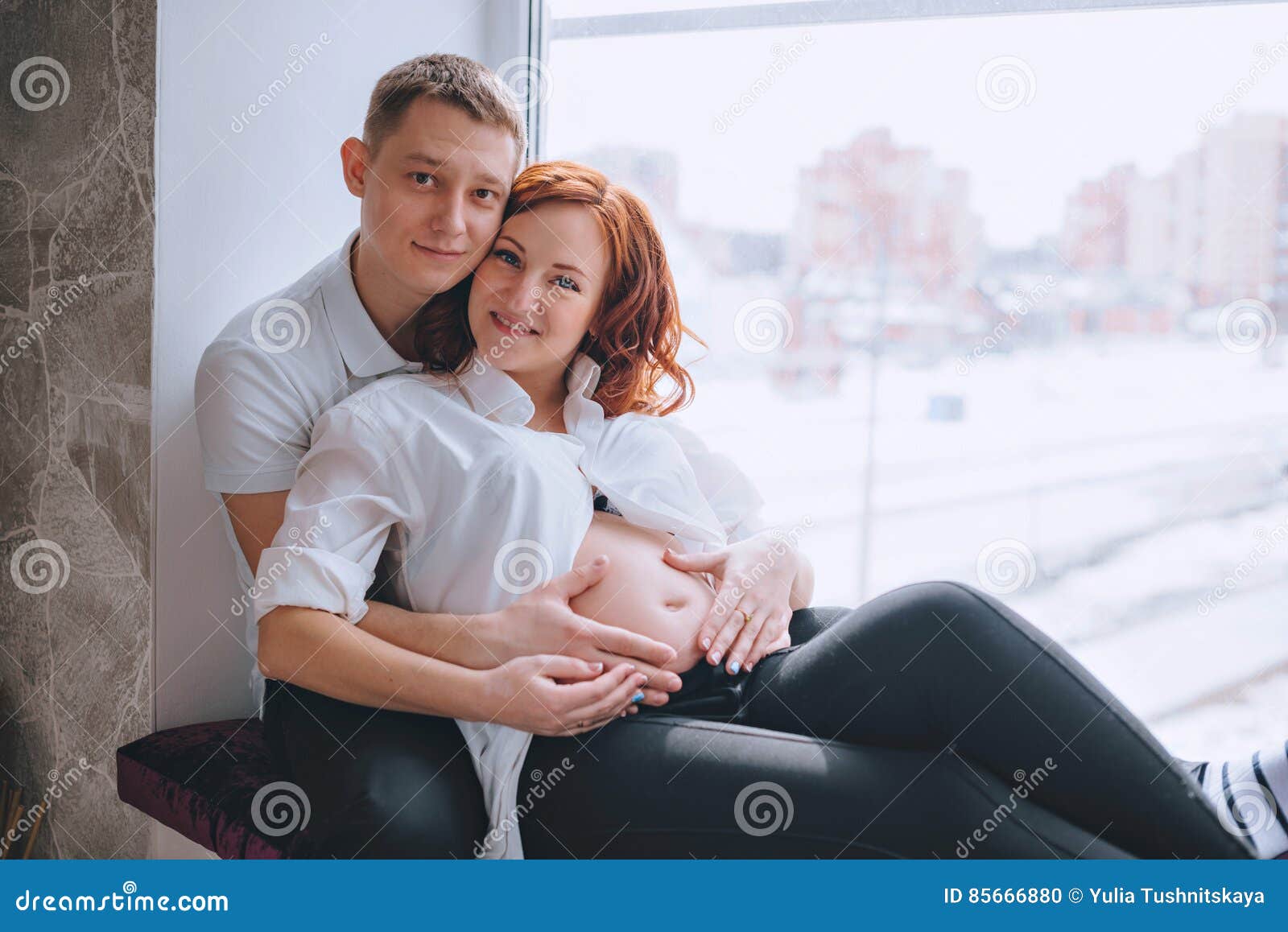 Red Hair Prego Nude - Young Pregnant Woman With Red Hair Sits On The Windowsill ...
