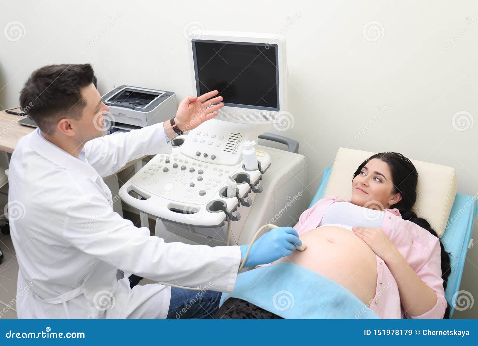 Young Pregnant Woman Undergoing Ultrasound Scan Stock Image Image Of 