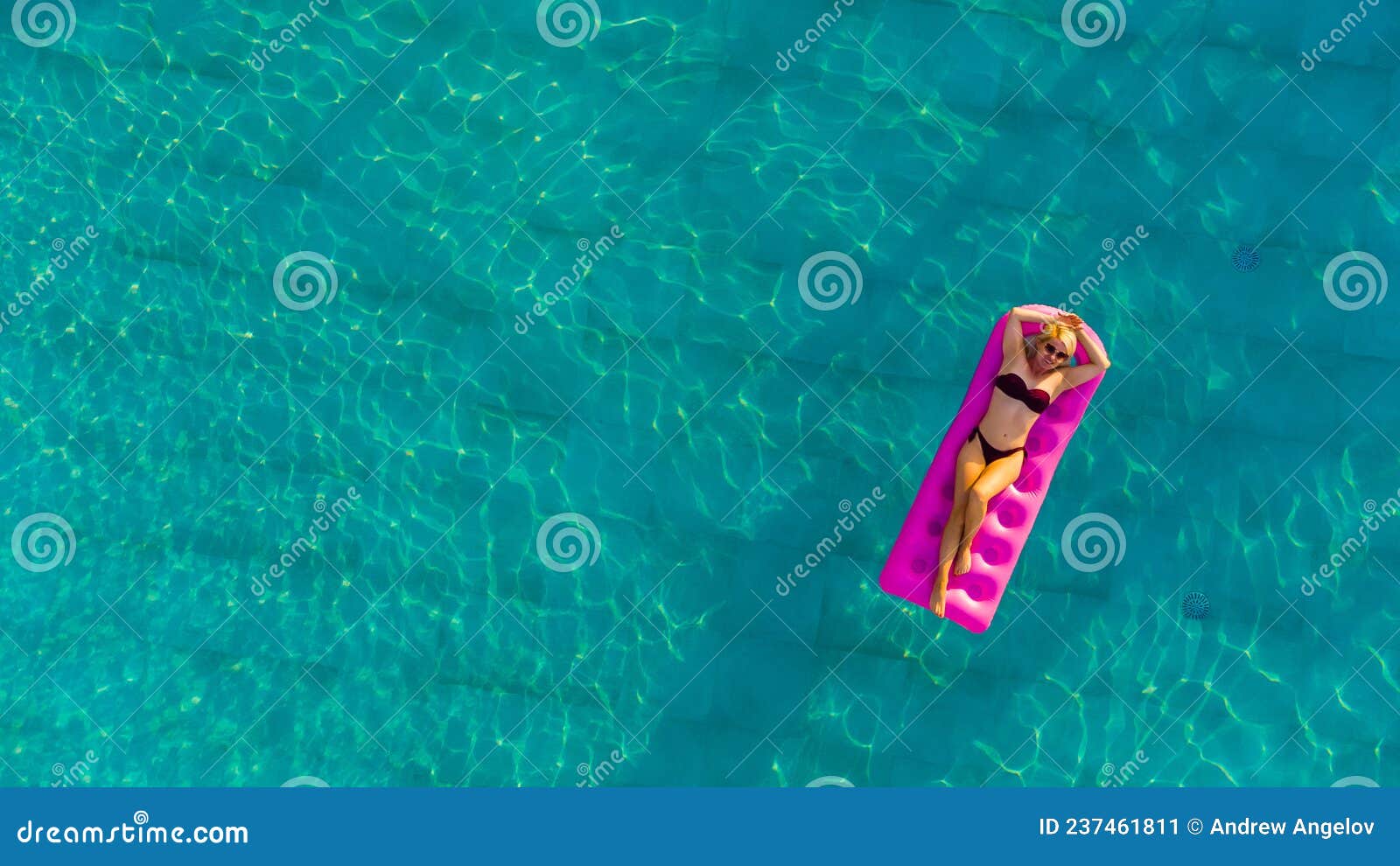 Young Pretty Woman With Perfect Body Lying On Air Mattress Stock Image Image Of Sunbathing