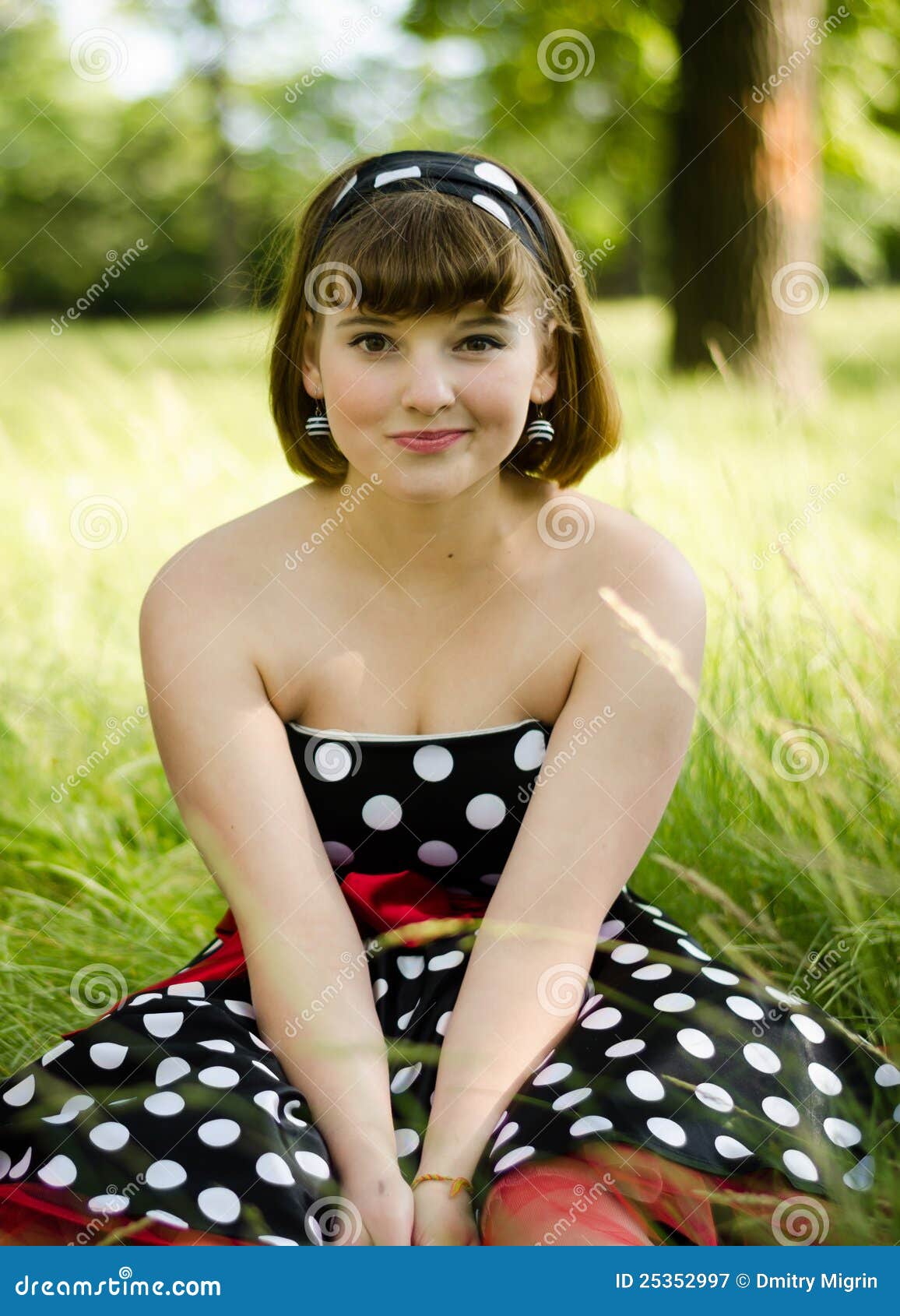 Young retrogirl stock image. Image of retro, glamour 25352997