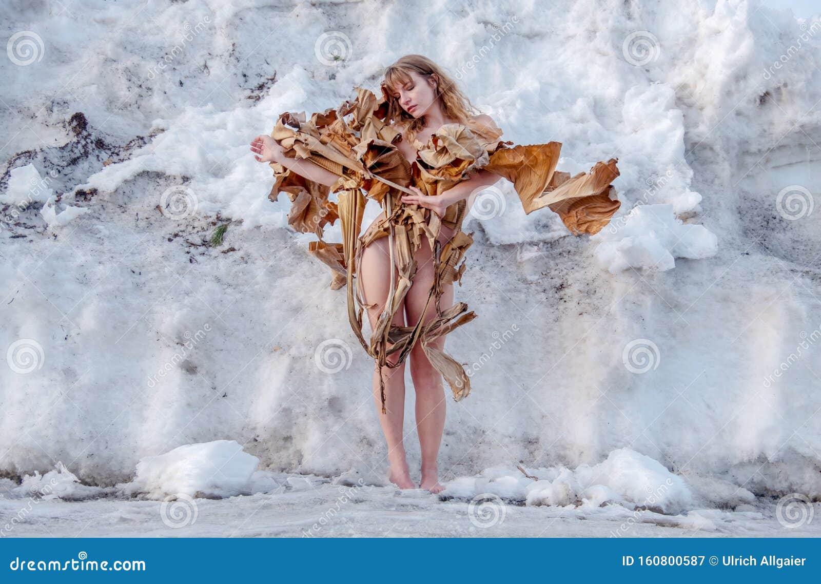 Nude Women In Snow