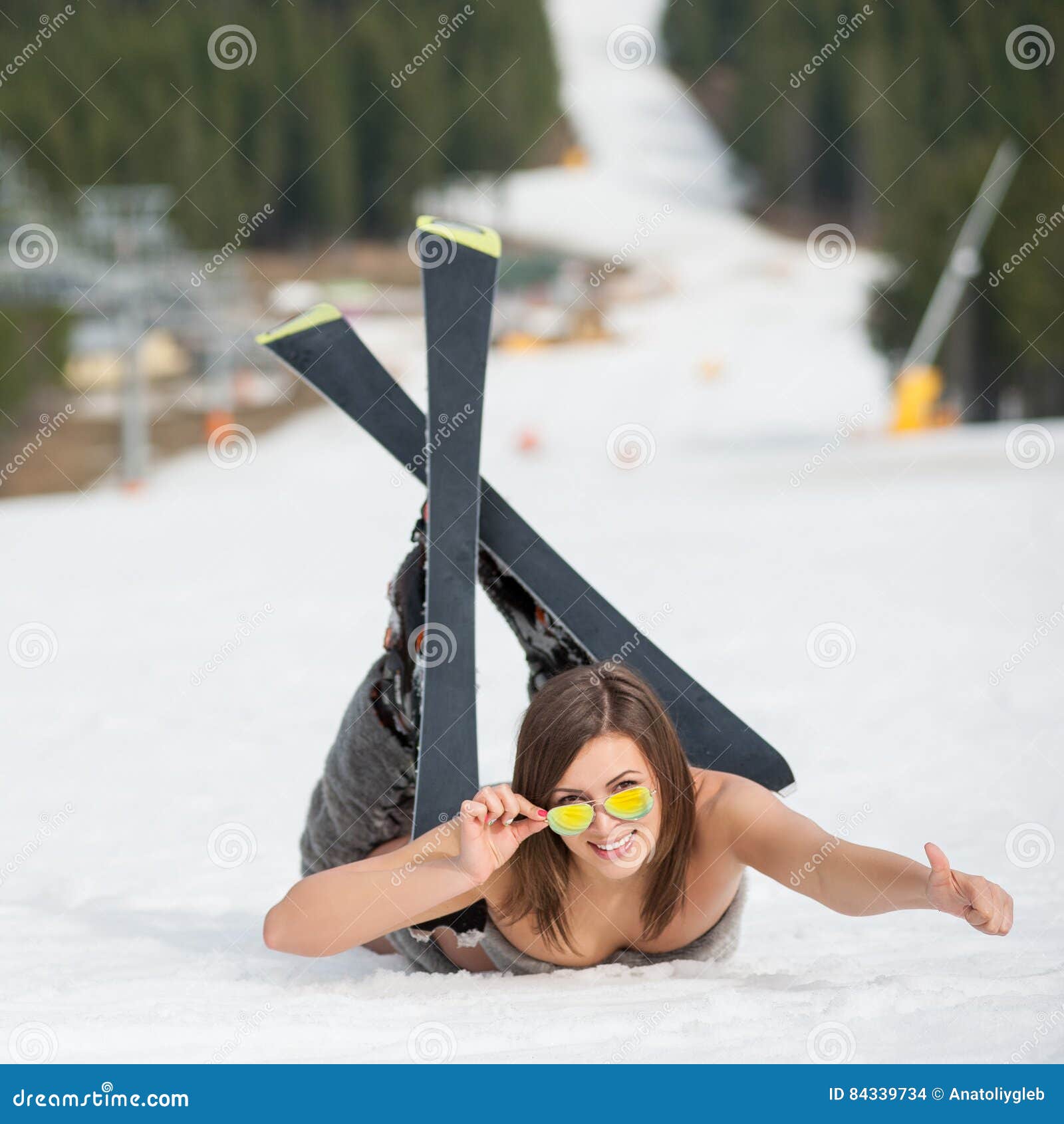 Sexy Skiing Naked Babes