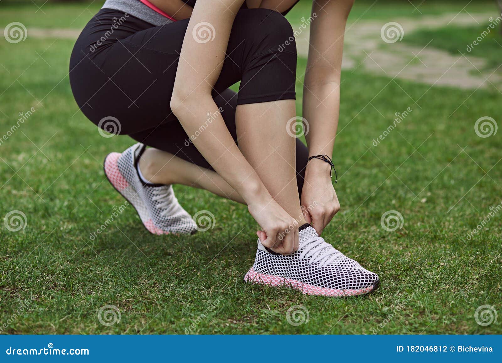 11,964 Fitness Leggings Sporty Woman Stock Photos - Free & Royalty-Free  Stock Photos from Dreamstime