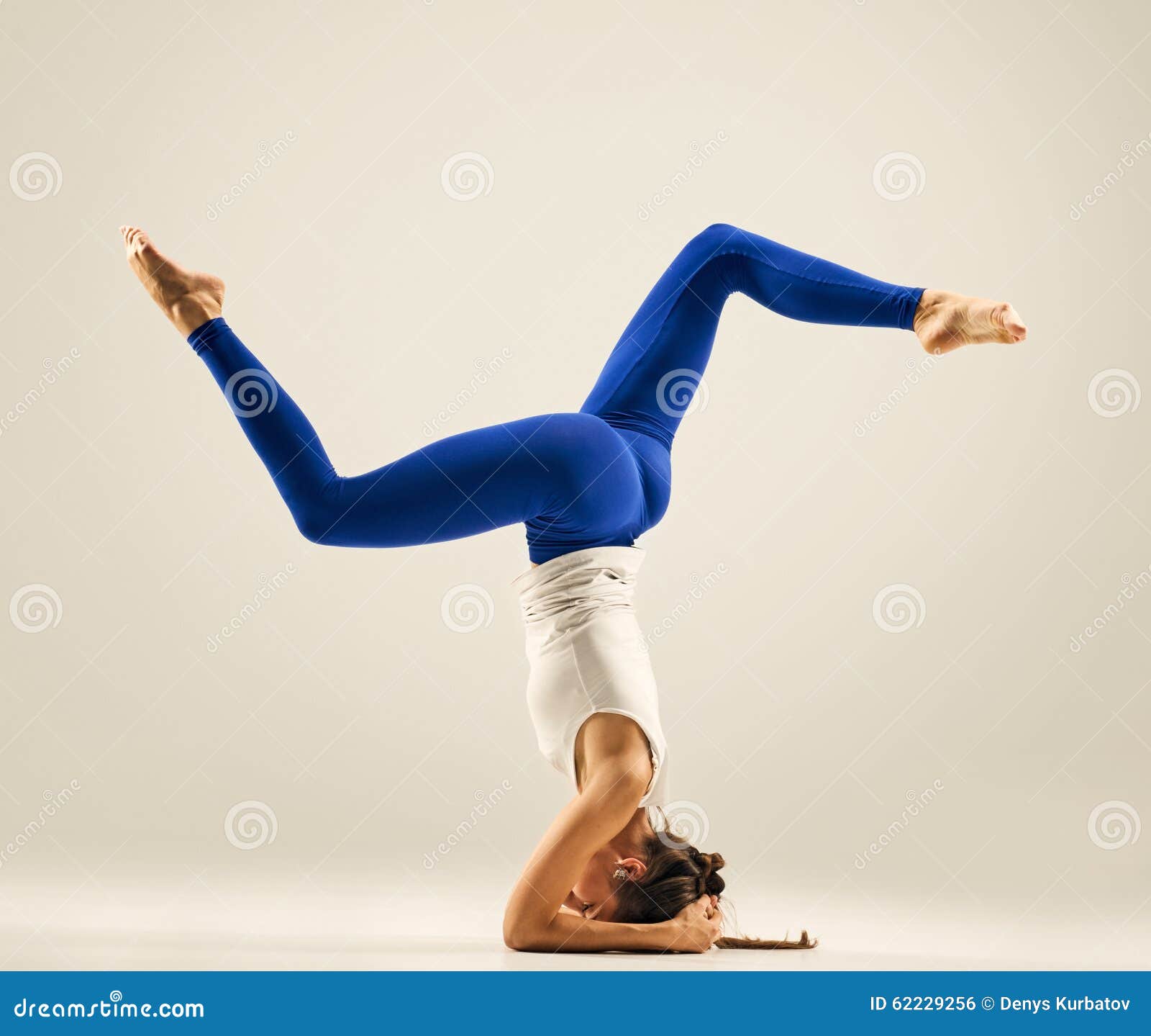 Headstand yoga pose : Sirsasana | Headstand yoga poses, Yoga postures, Yoga  motivation